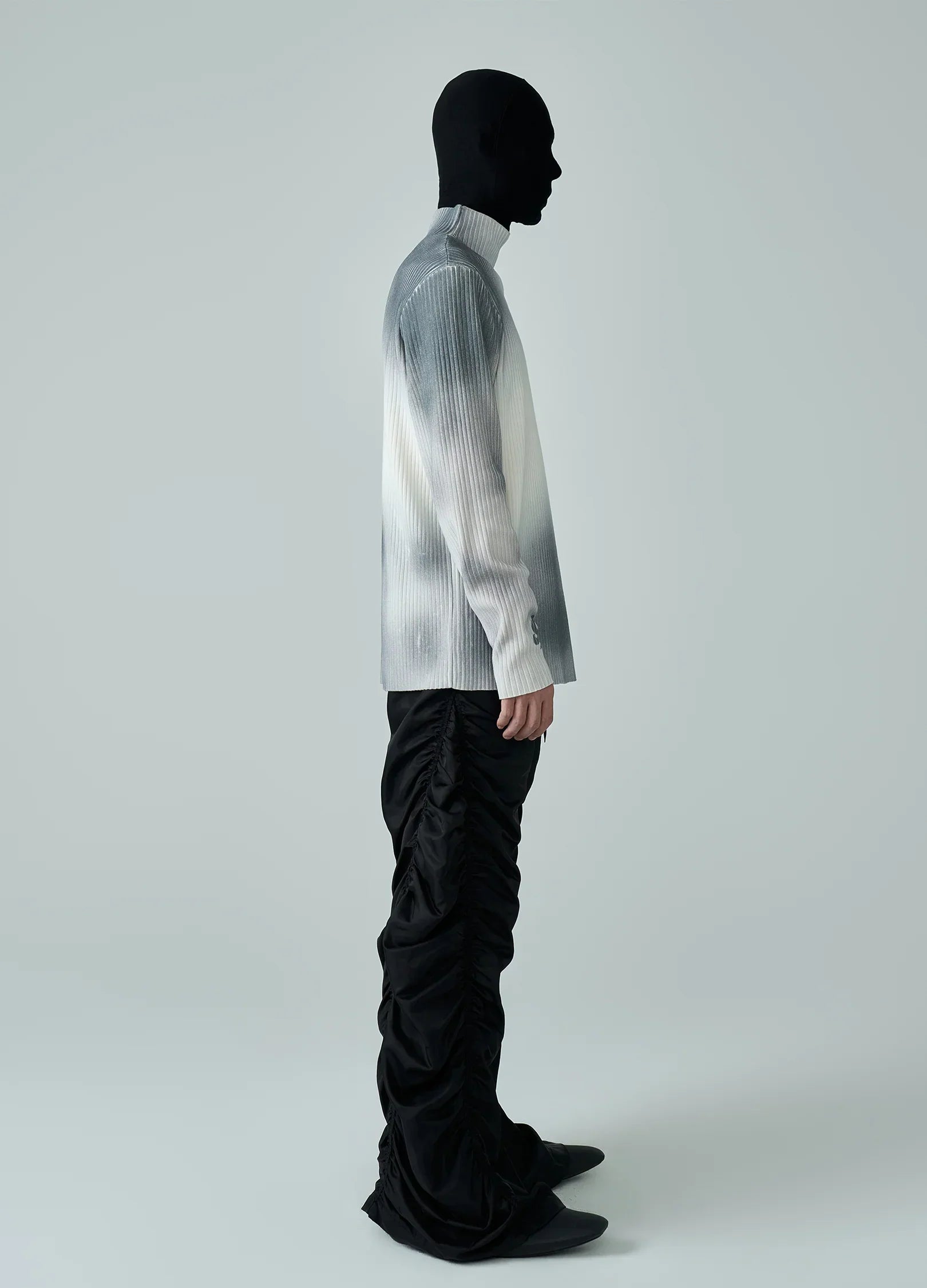 22FW Ashen Embrace Logo Knitted Sweater