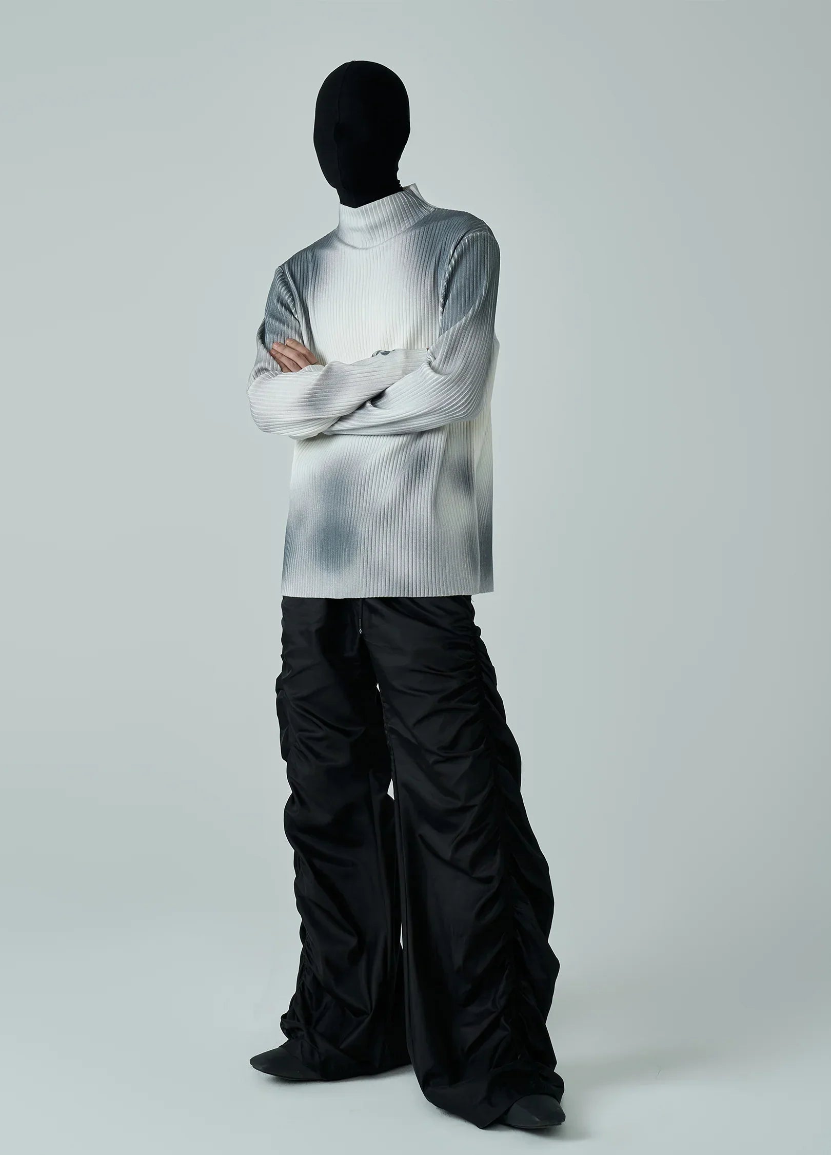 22FW Ashen Embrace Logo Knitted Sweater