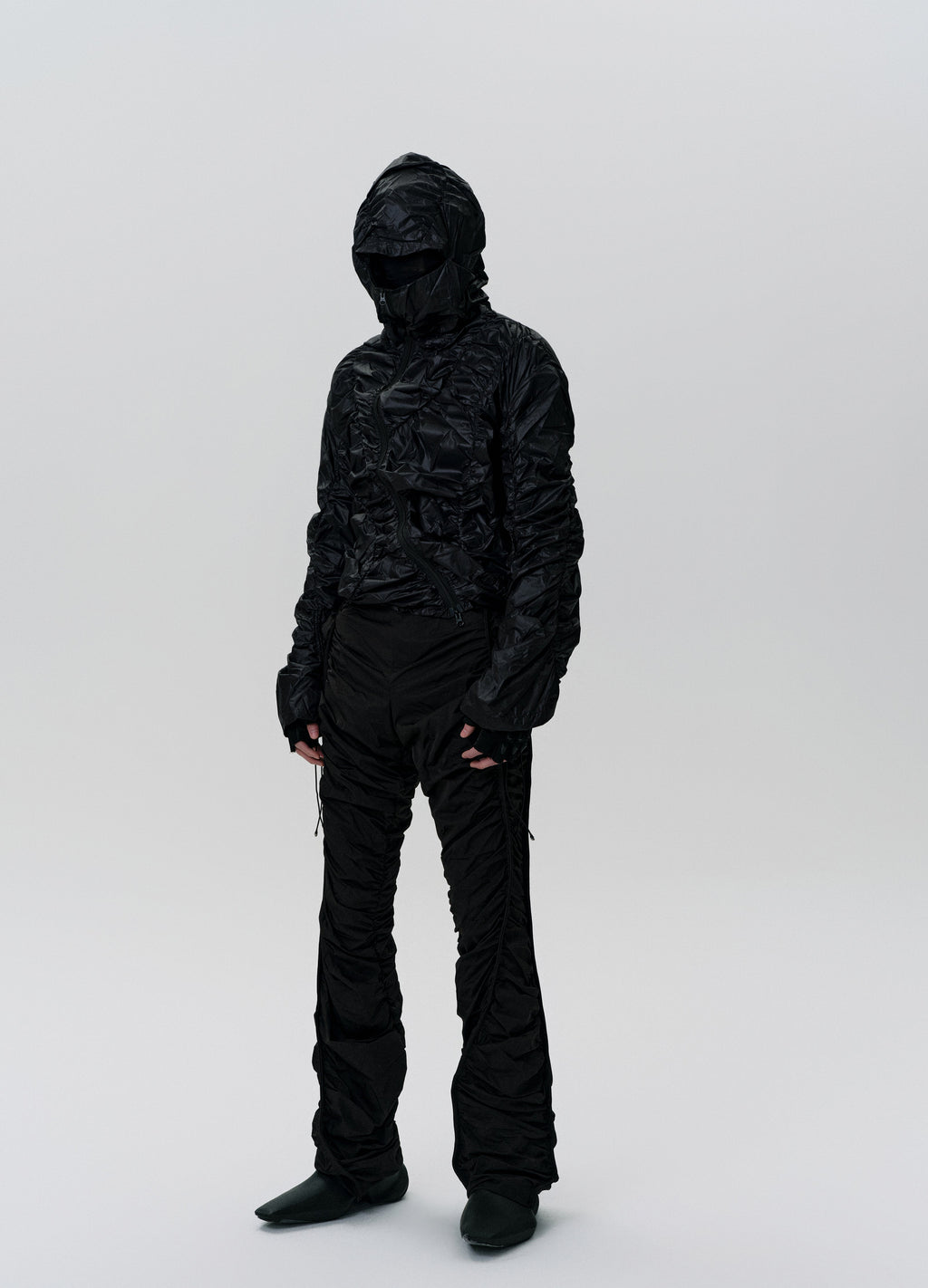 25SS WRINKLE SHELL TECH DARK TROUSERS