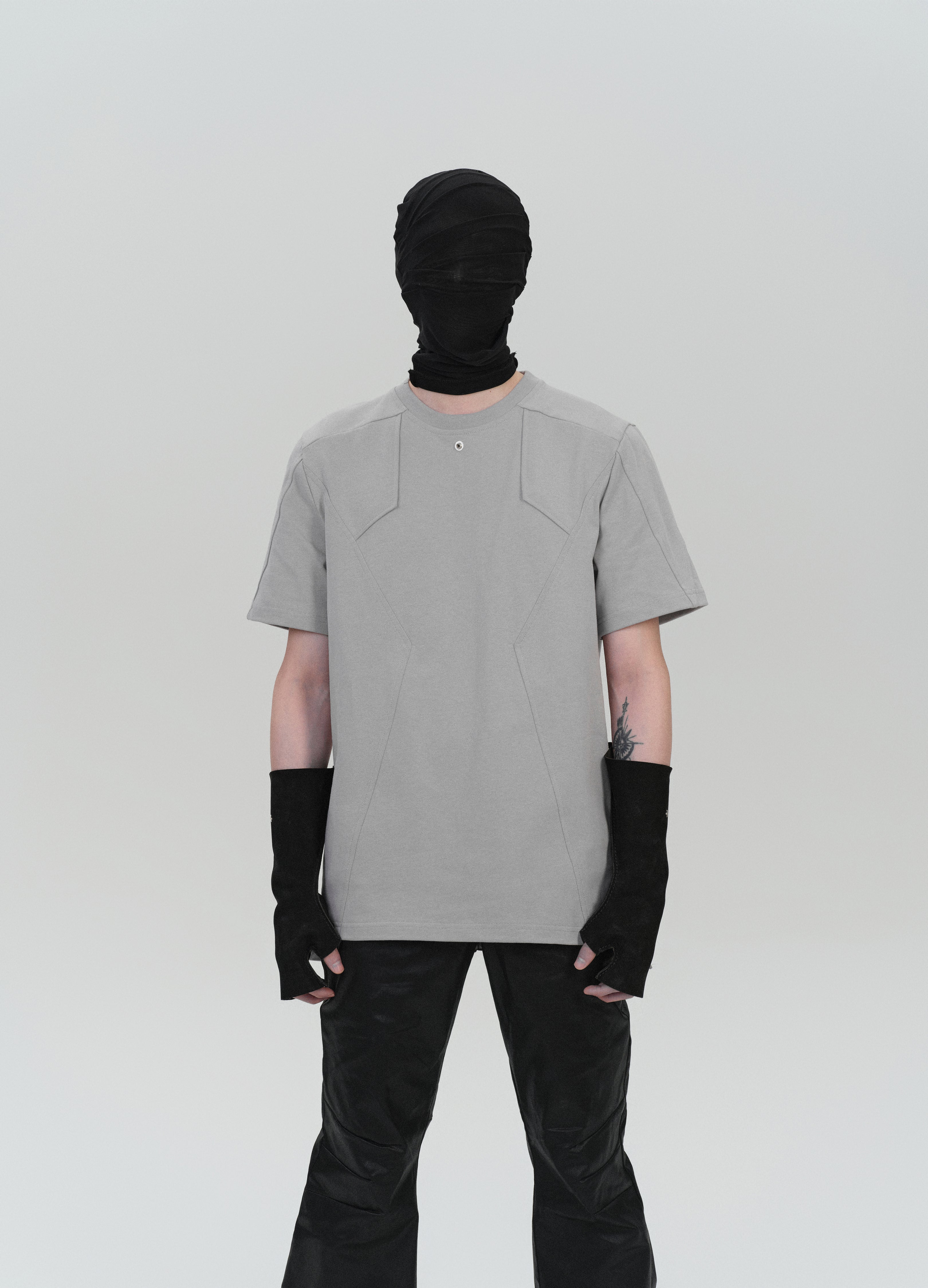 25SS MONO STRUCTURE CUT TEE
