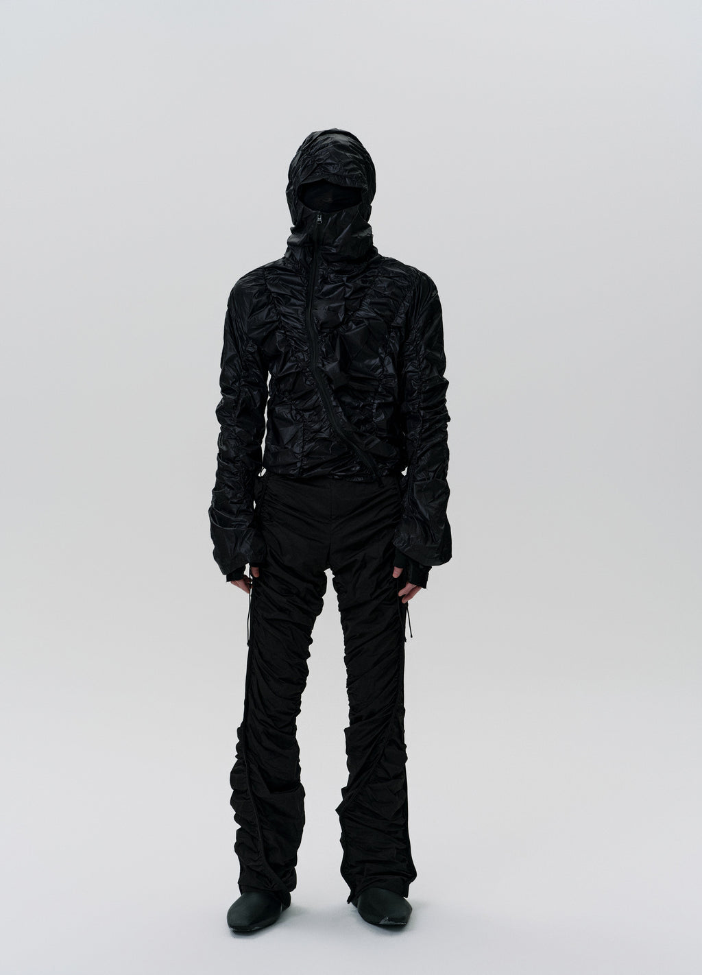 25SS WRINKLE SHELL TECH DARK TROUSERS