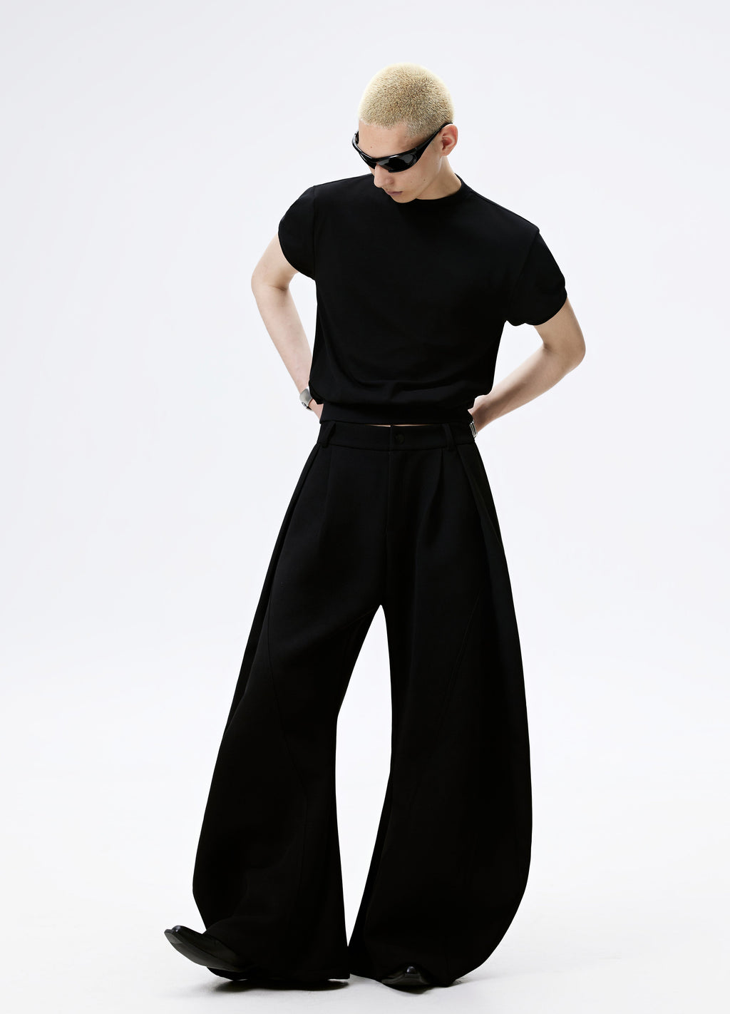 25SS T-Shirt mit Rippbund und taillierter Passform