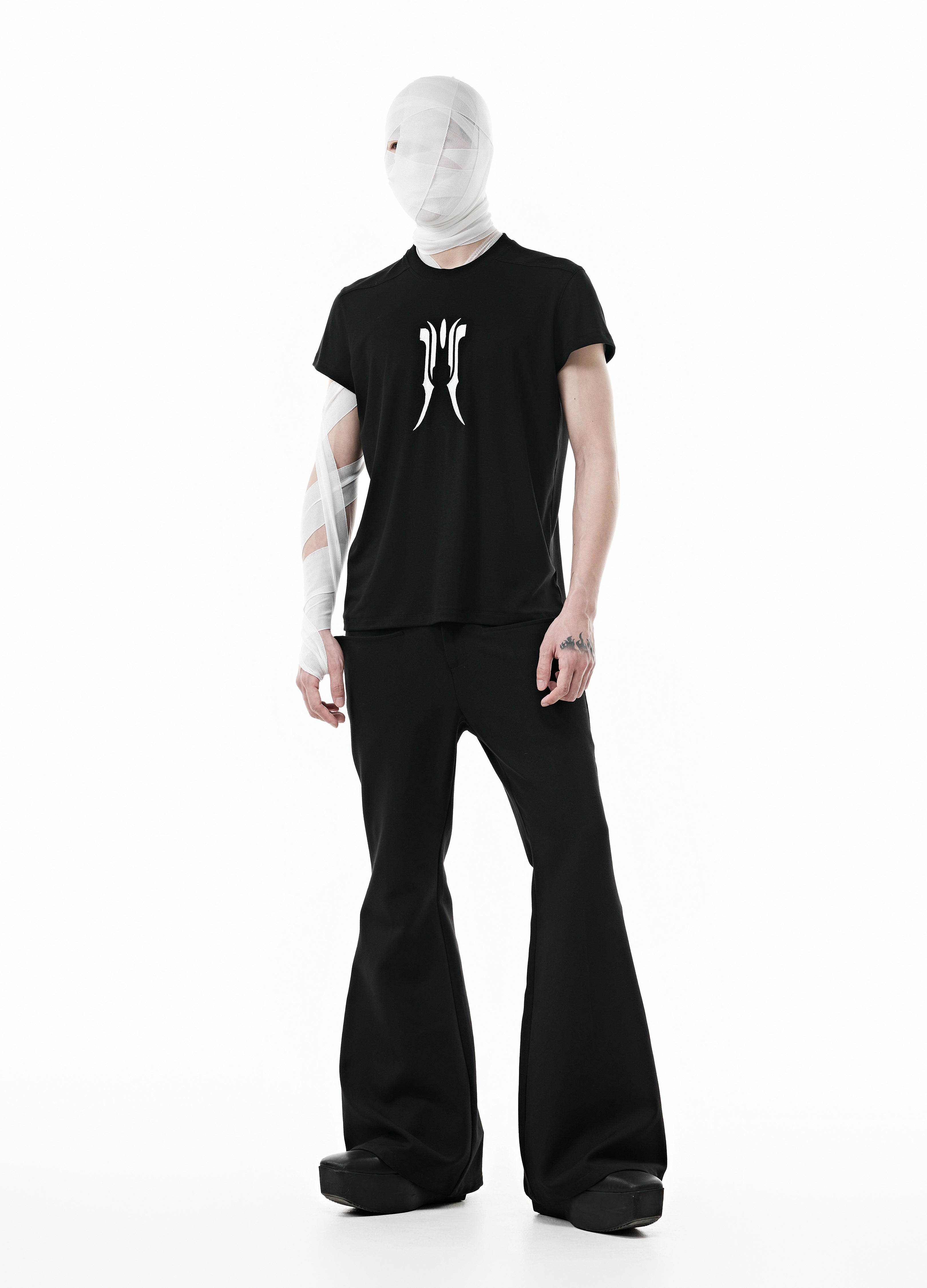 DARK EMBLEM BODY TEE