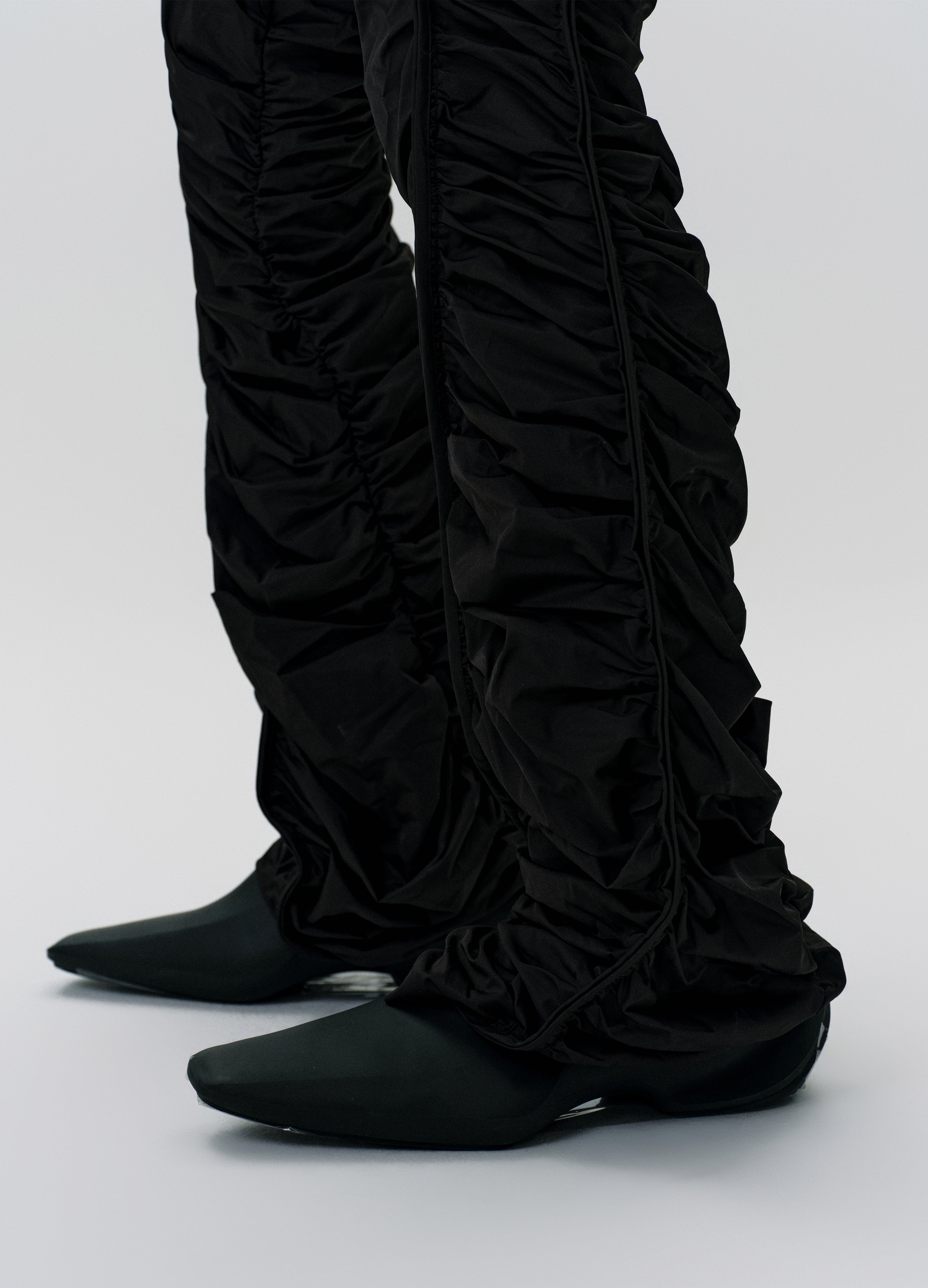 25SS WRINKLE SHELL TECH DARK TROUSERS