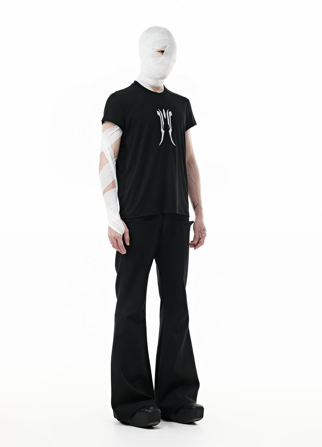 DARK EMBLEM BODY TEE