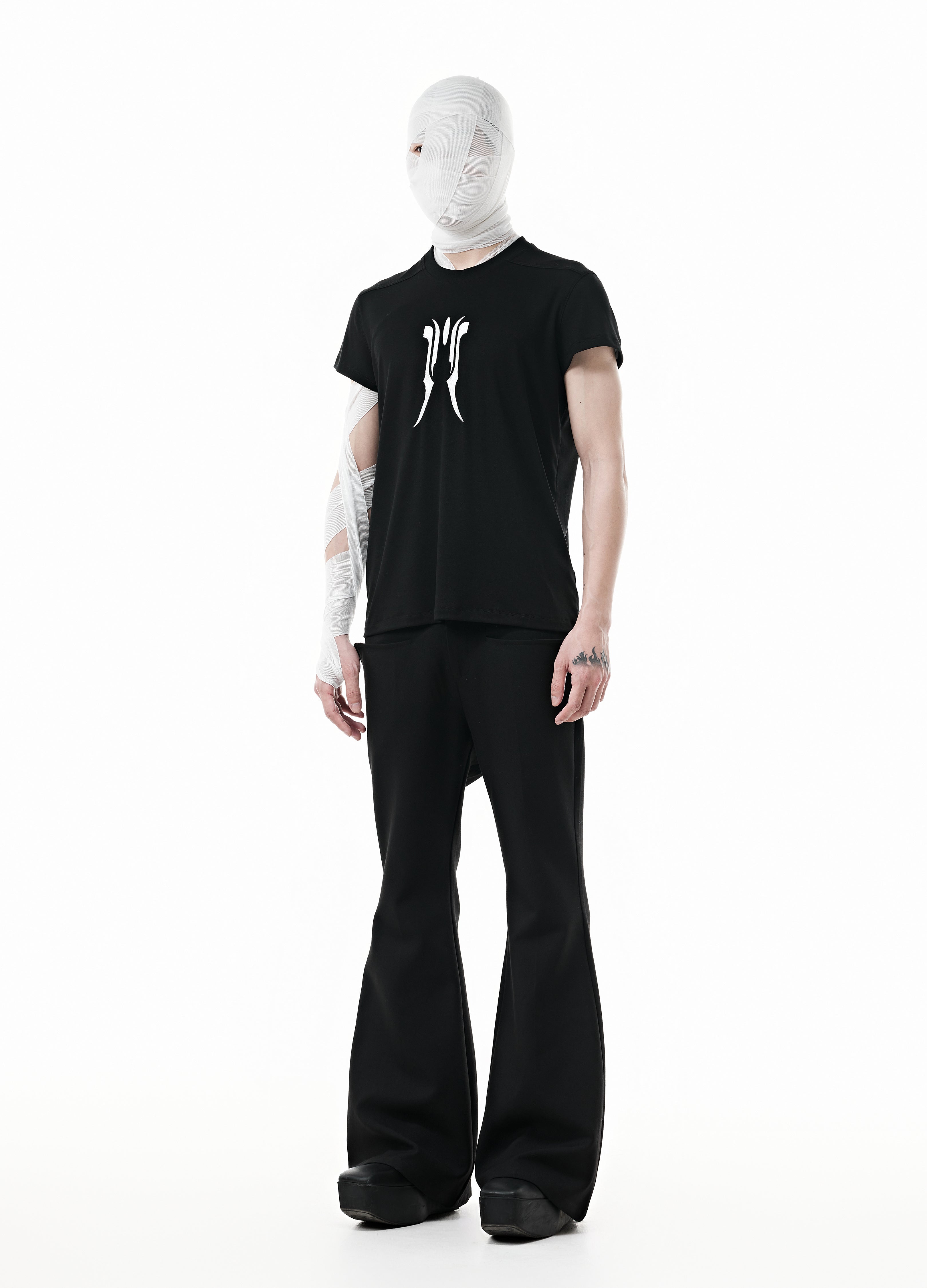 DARK EMBLEM BODY TEE