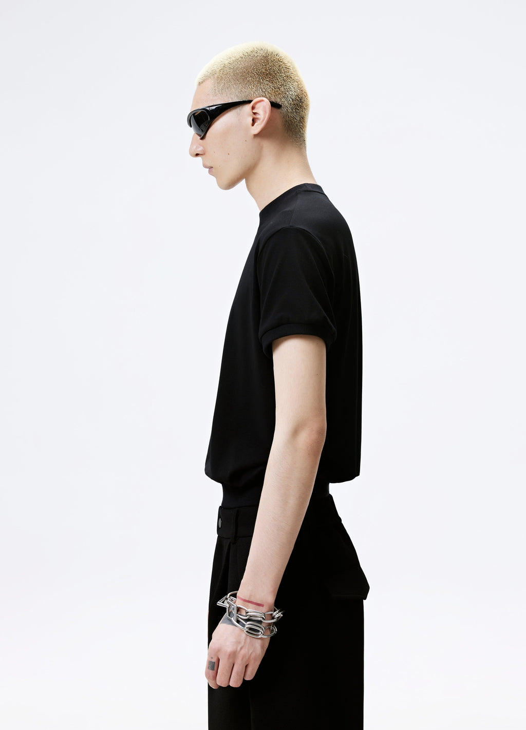 25SS T-Shirt mit Rippbund und taillierter Passform