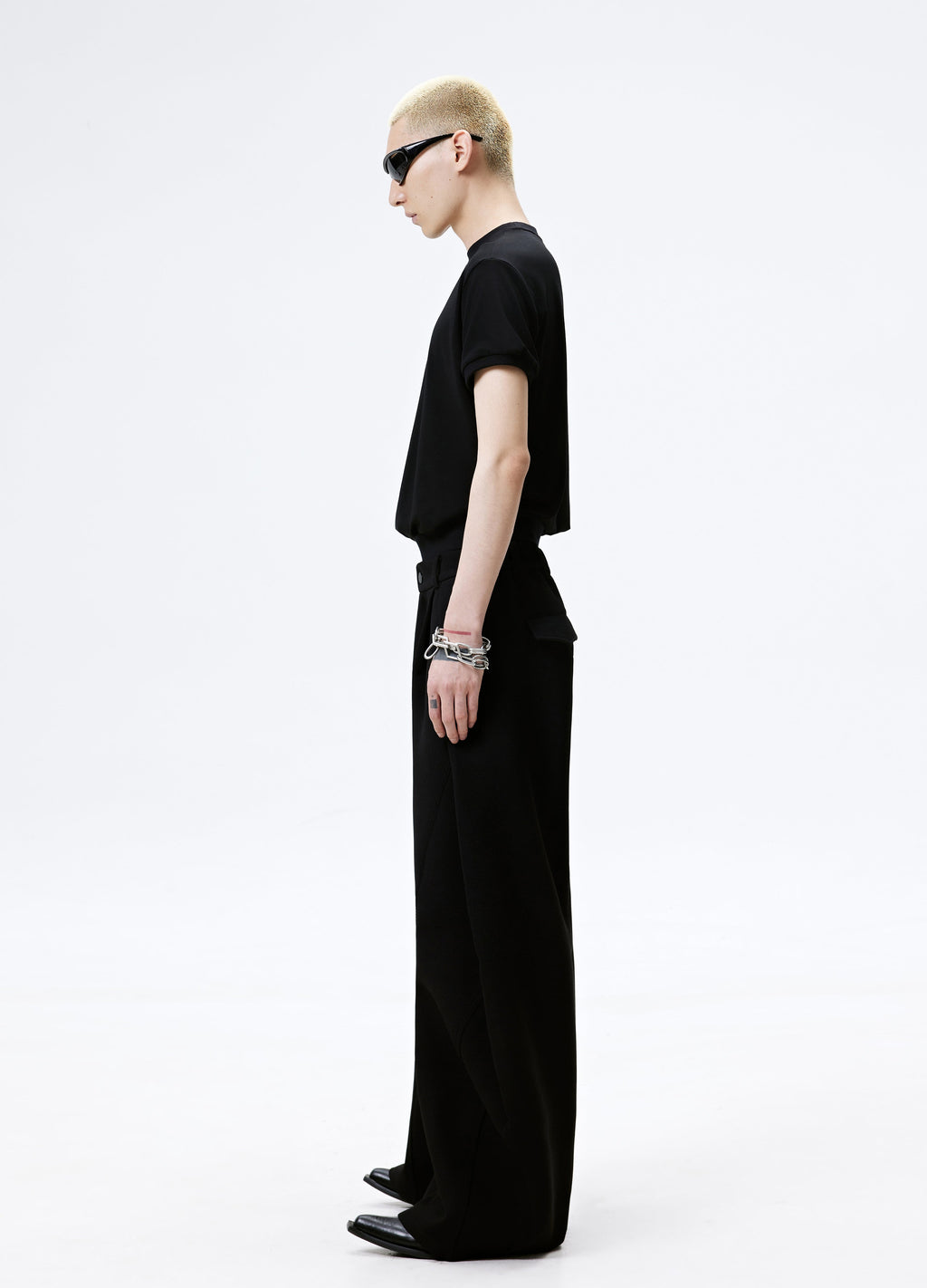 25SS T-Shirt mit Rippbund und taillierter Passform