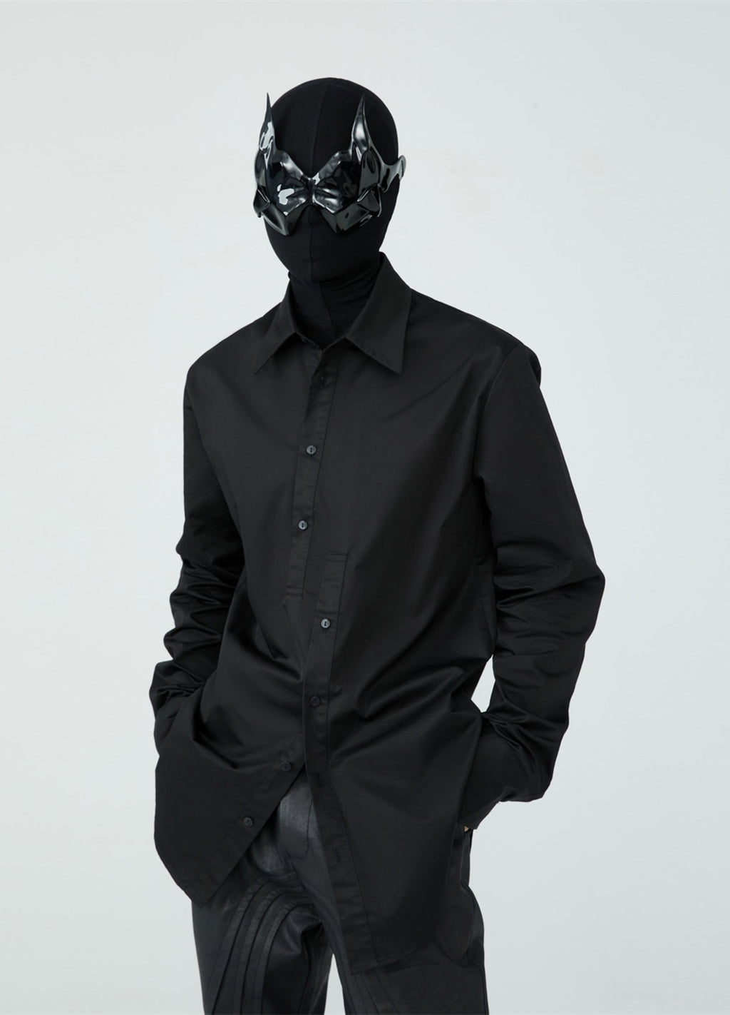 23SS Asymmetry Stitched Noir Shirt