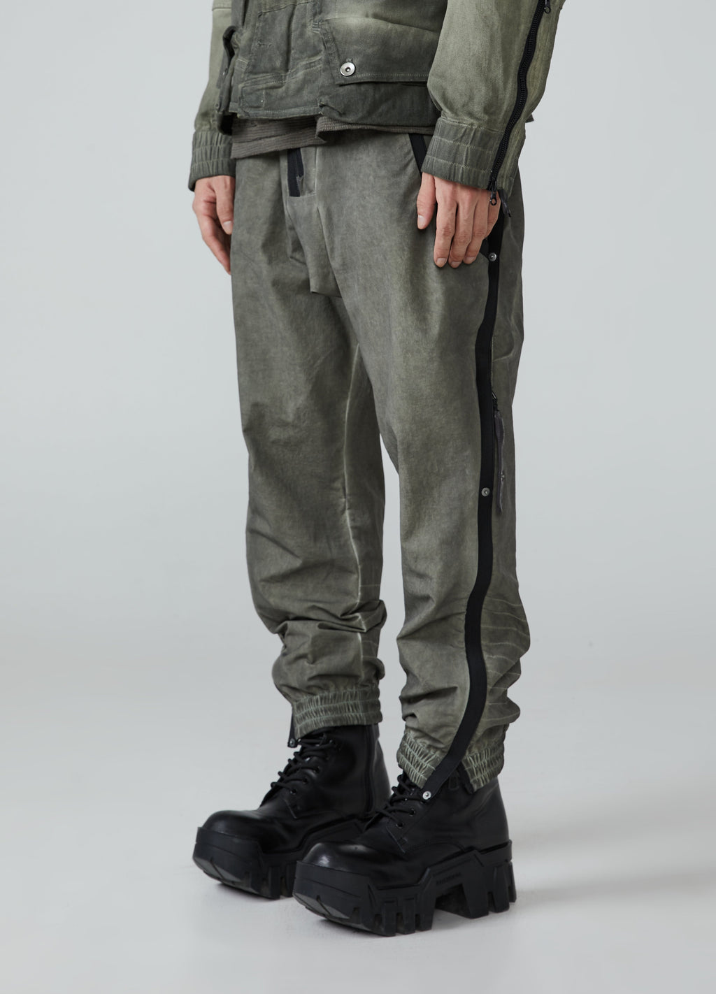 Wasteland Tapered Distressed Bottoms