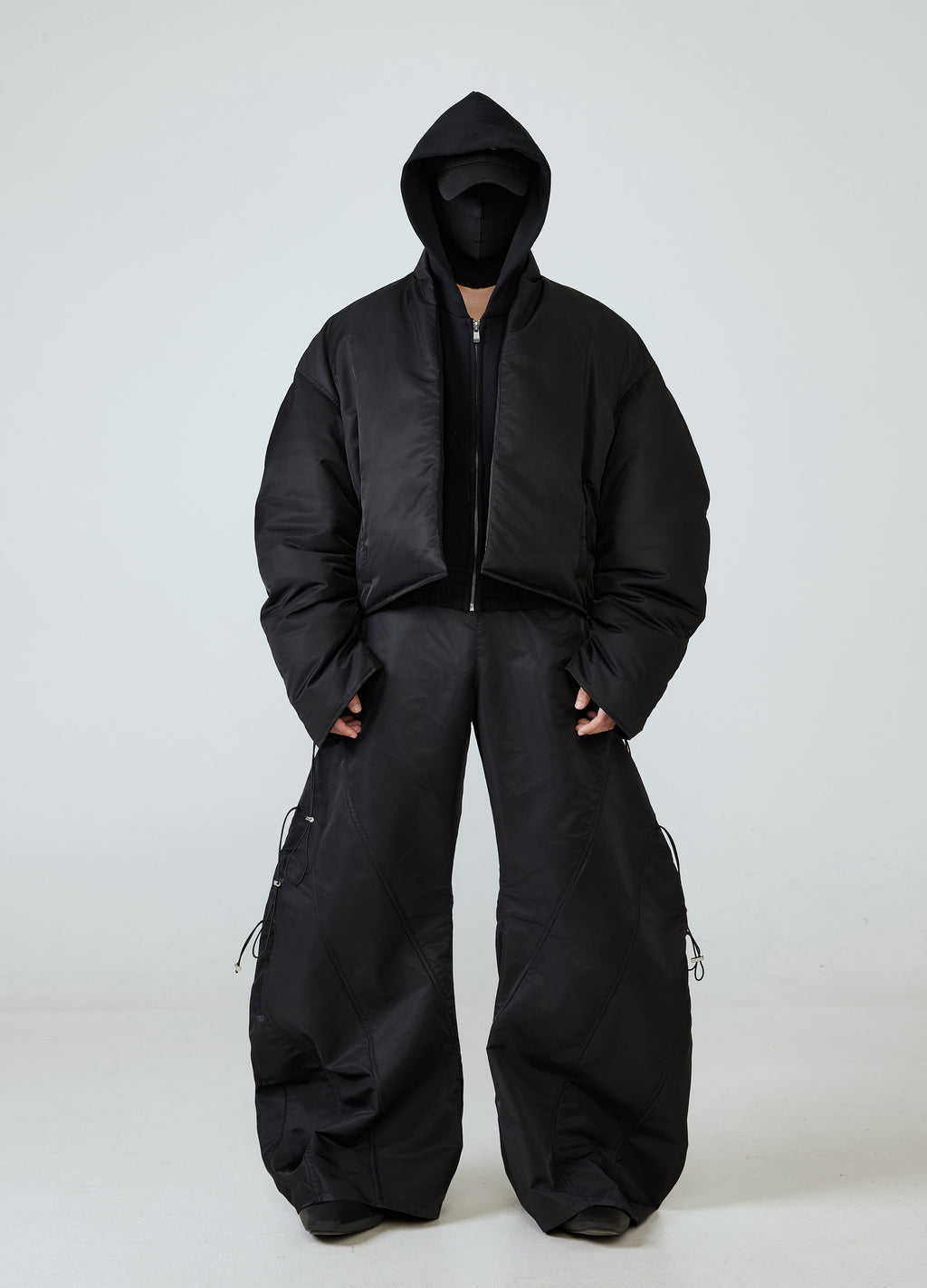 24FW SCHWARZE FLIGHT DOWN JACKE