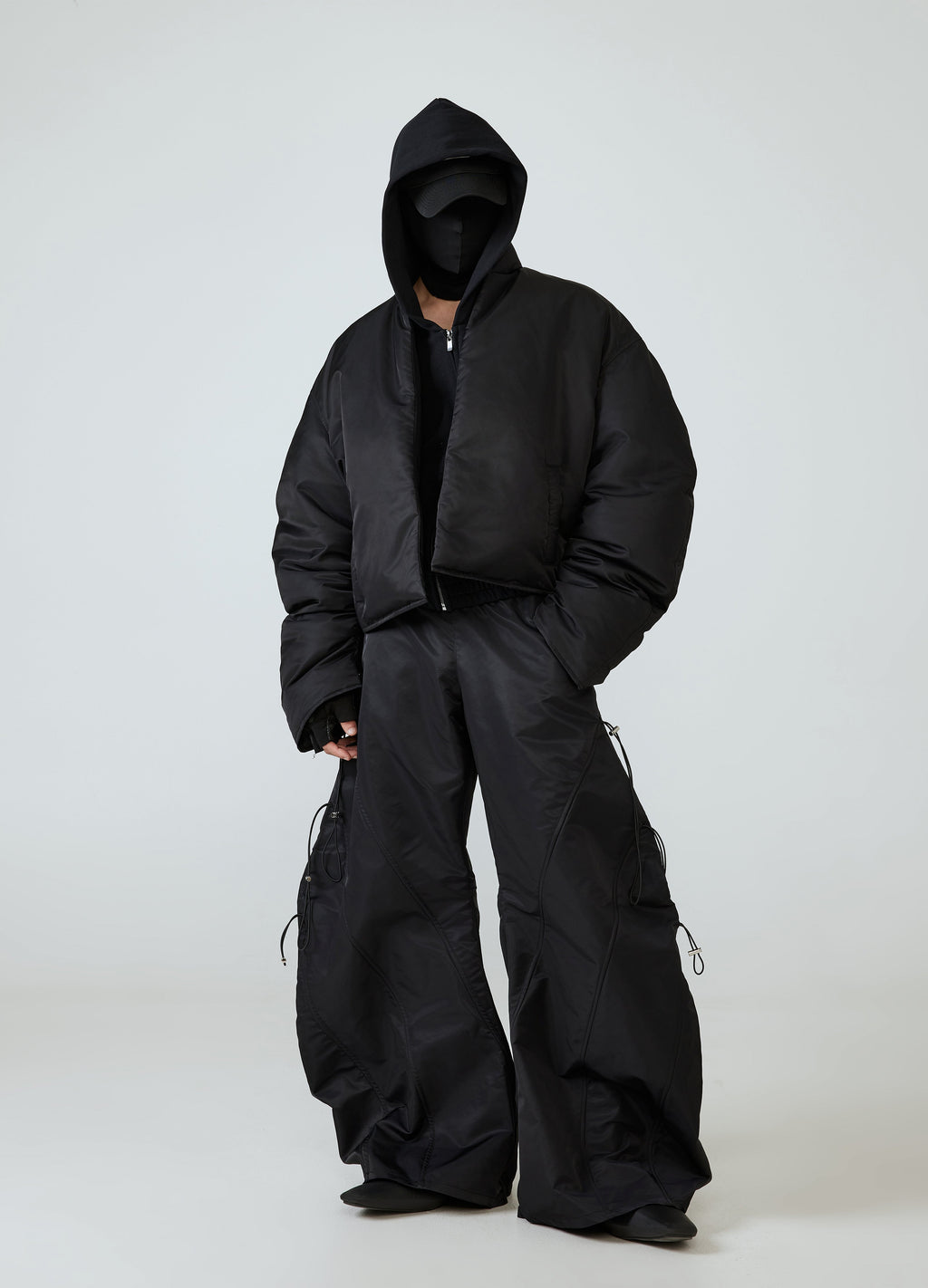 24FW SCHWARZE FLIGHT DOWN JACKE