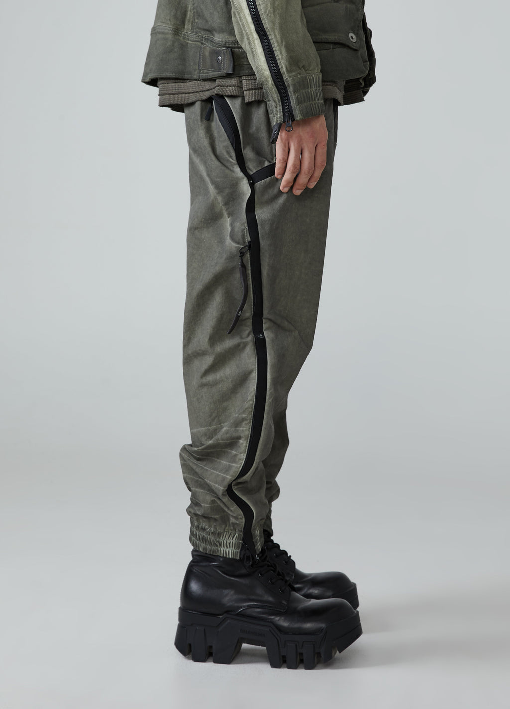 Wasteland Tapered Distressed Bottoms