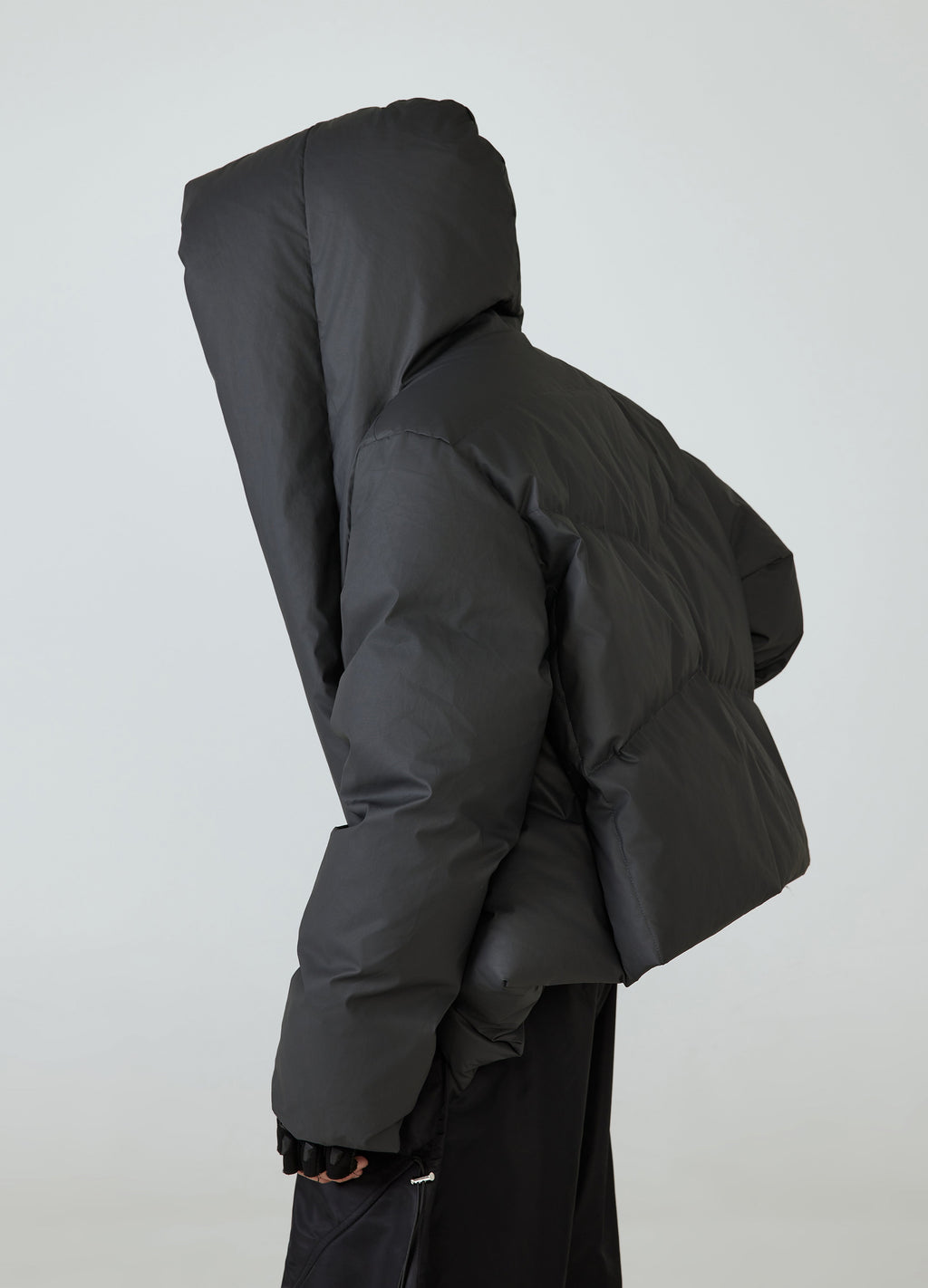 24FW HOODED BUTTONLESS DOWN JACKET