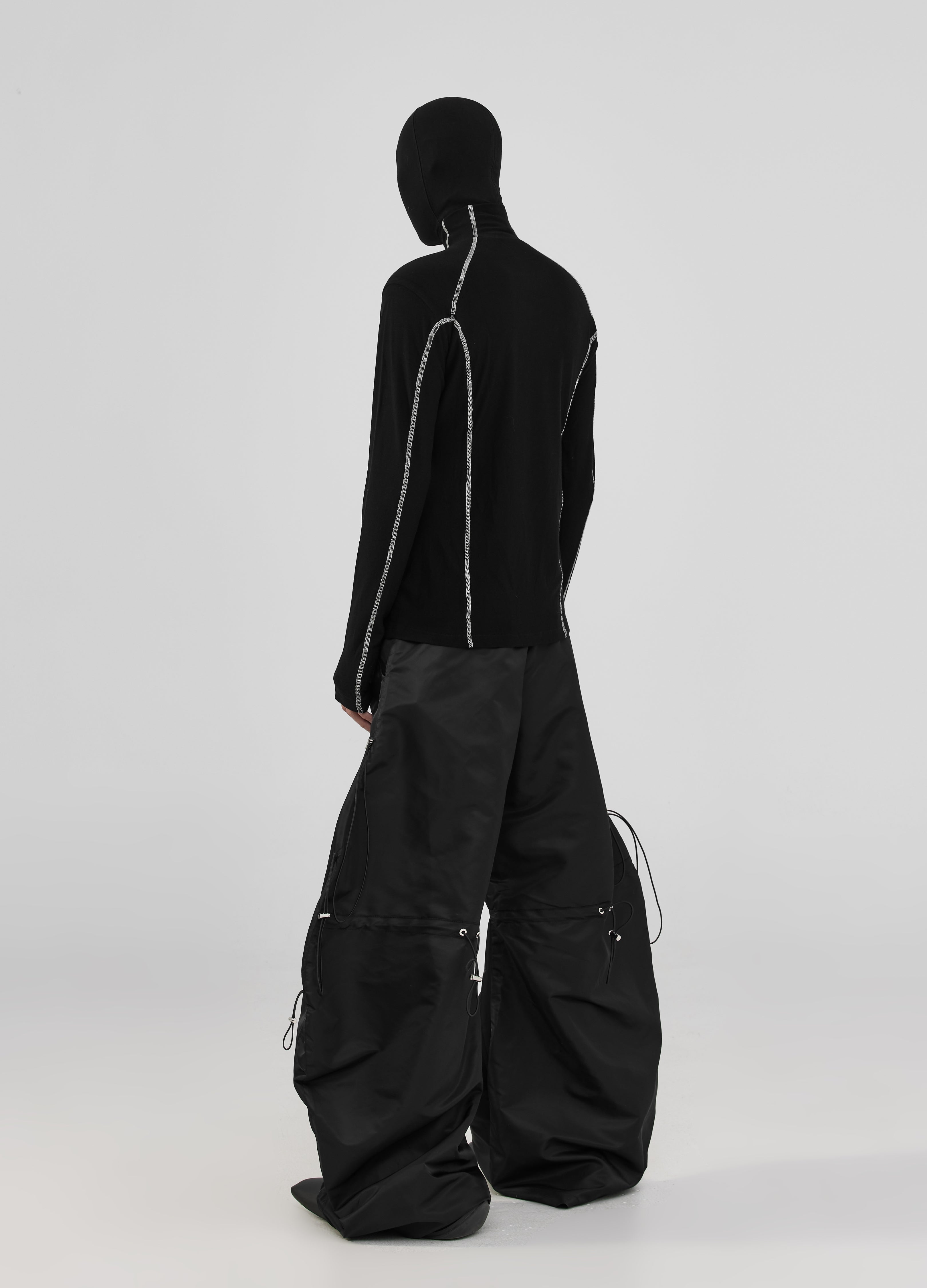 24FW Thread High-Collar Tee”