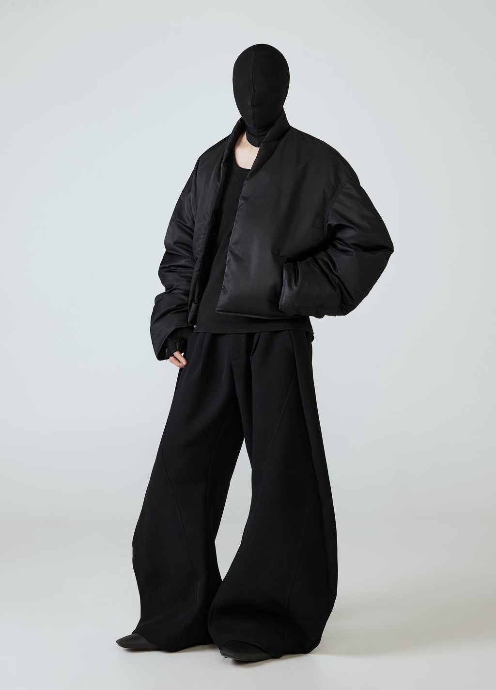 24FW SCHWARZE FLIGHT DOWN JACKE