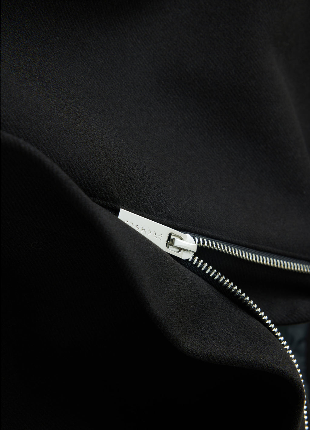 25FW SHARP SHOULDER WOOL COAT