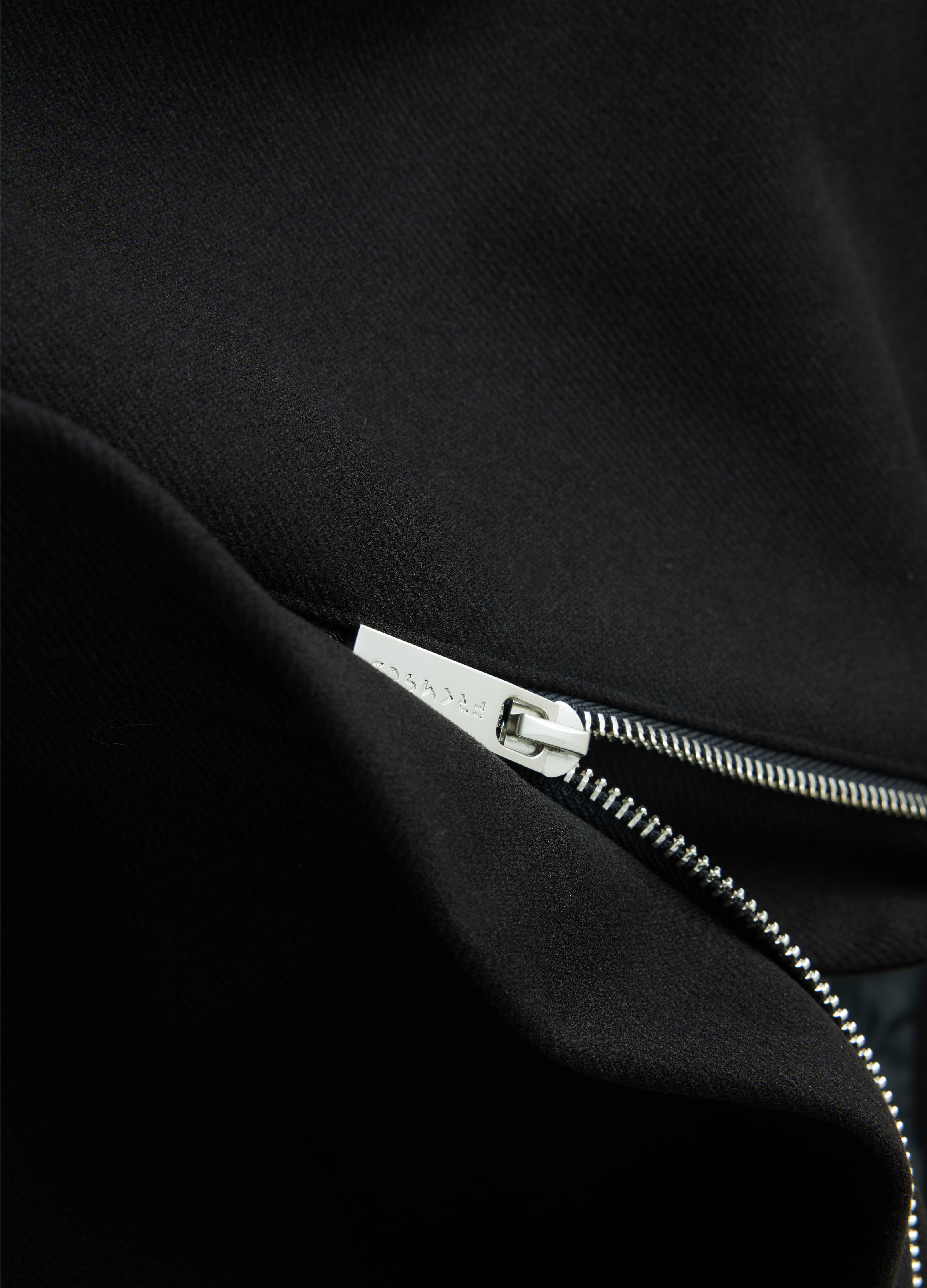 25FW SHARP SHOULDER WOOL COAT