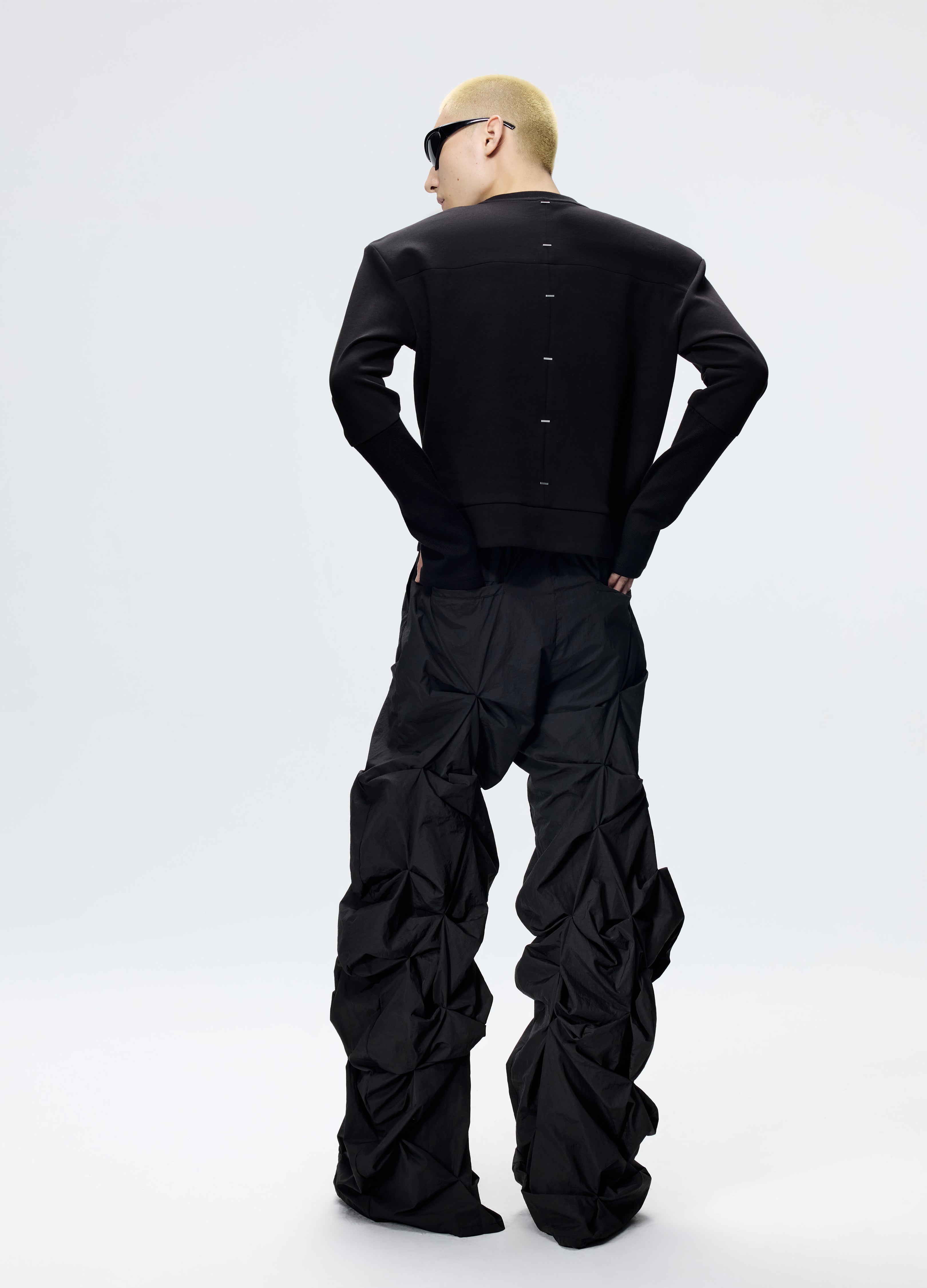 25FW STAPLE DETAIL CROPPED HOODIE