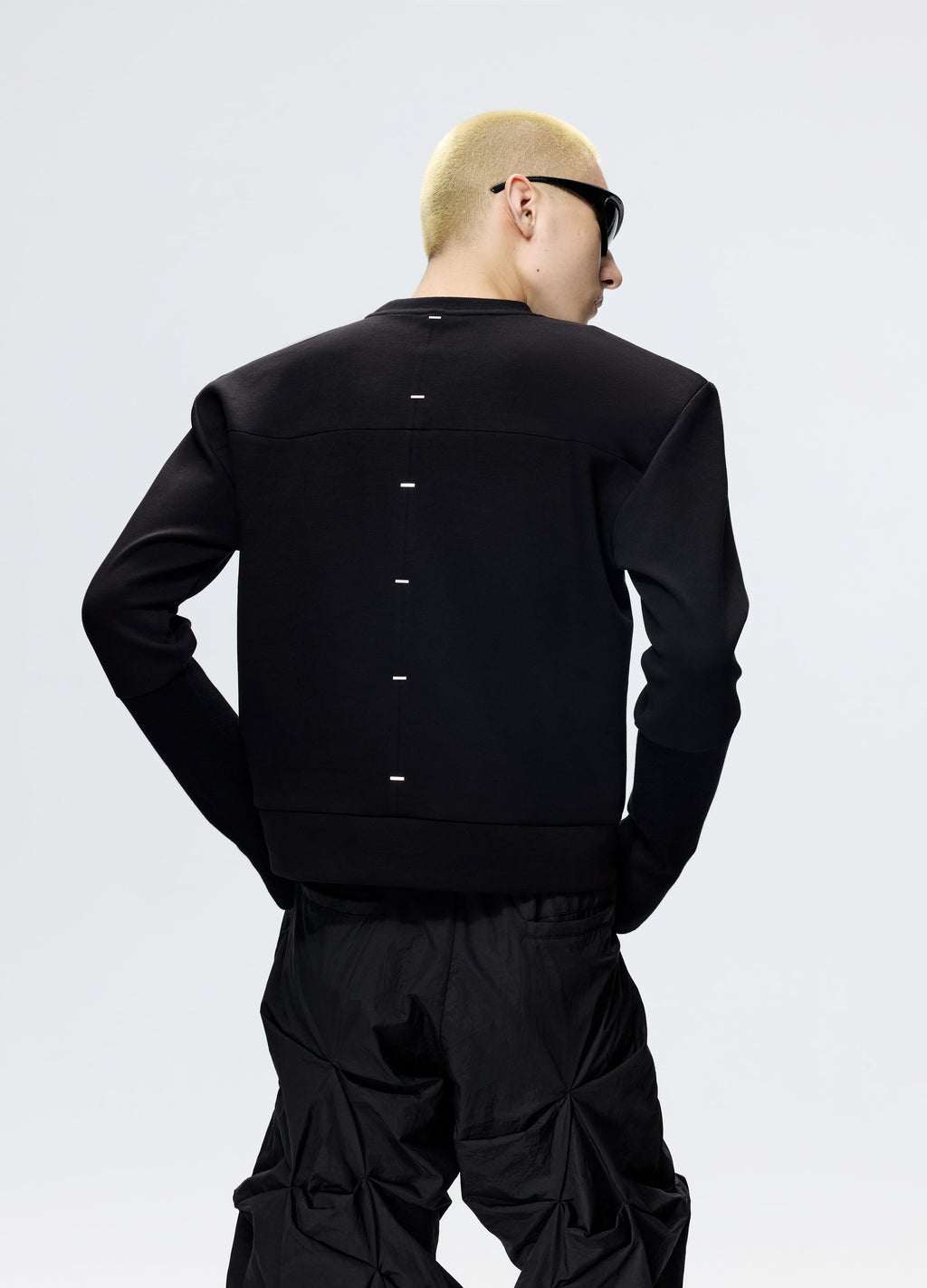 25FW STAPLE DETAIL CROPPED HOODIE