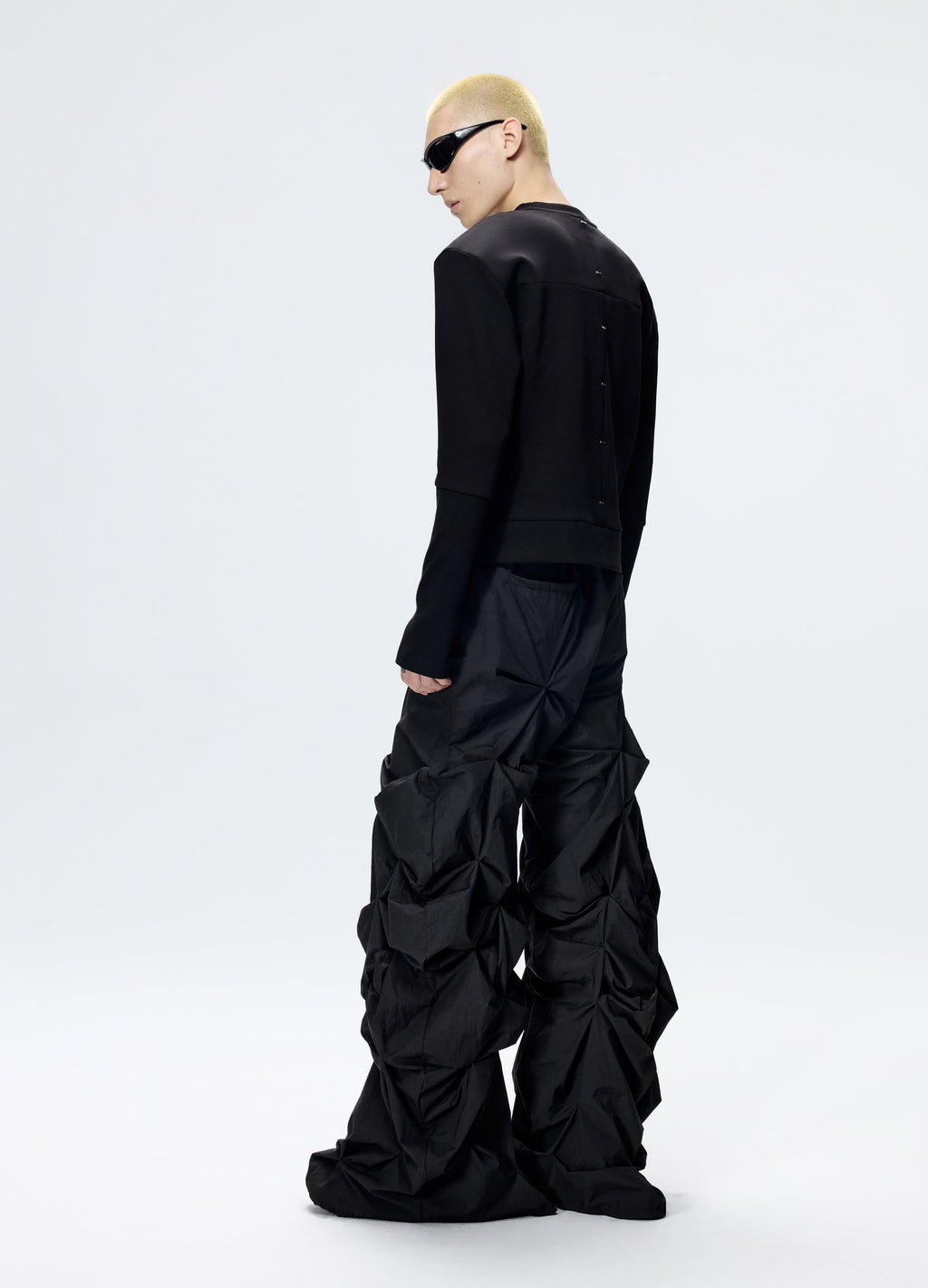 25FW STAPLE DETAIL CROPPED HOODIE