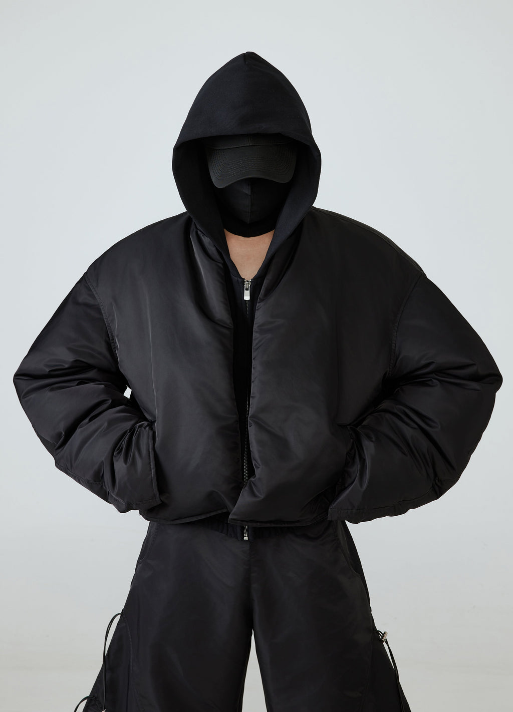 24FW SCHWARZE FLIGHT DOWN JACKE