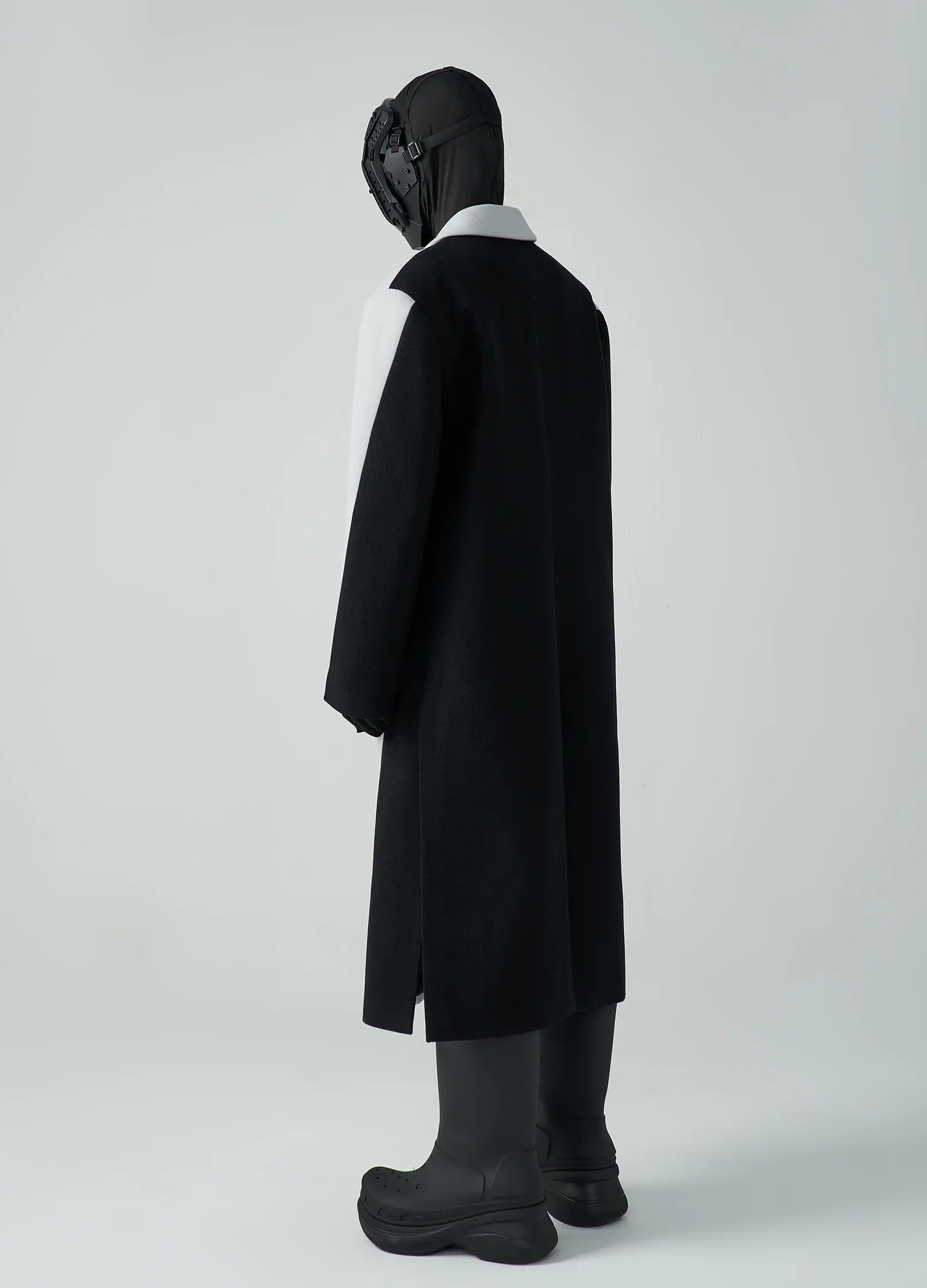 22FW Monochrome Majesty Overcoat