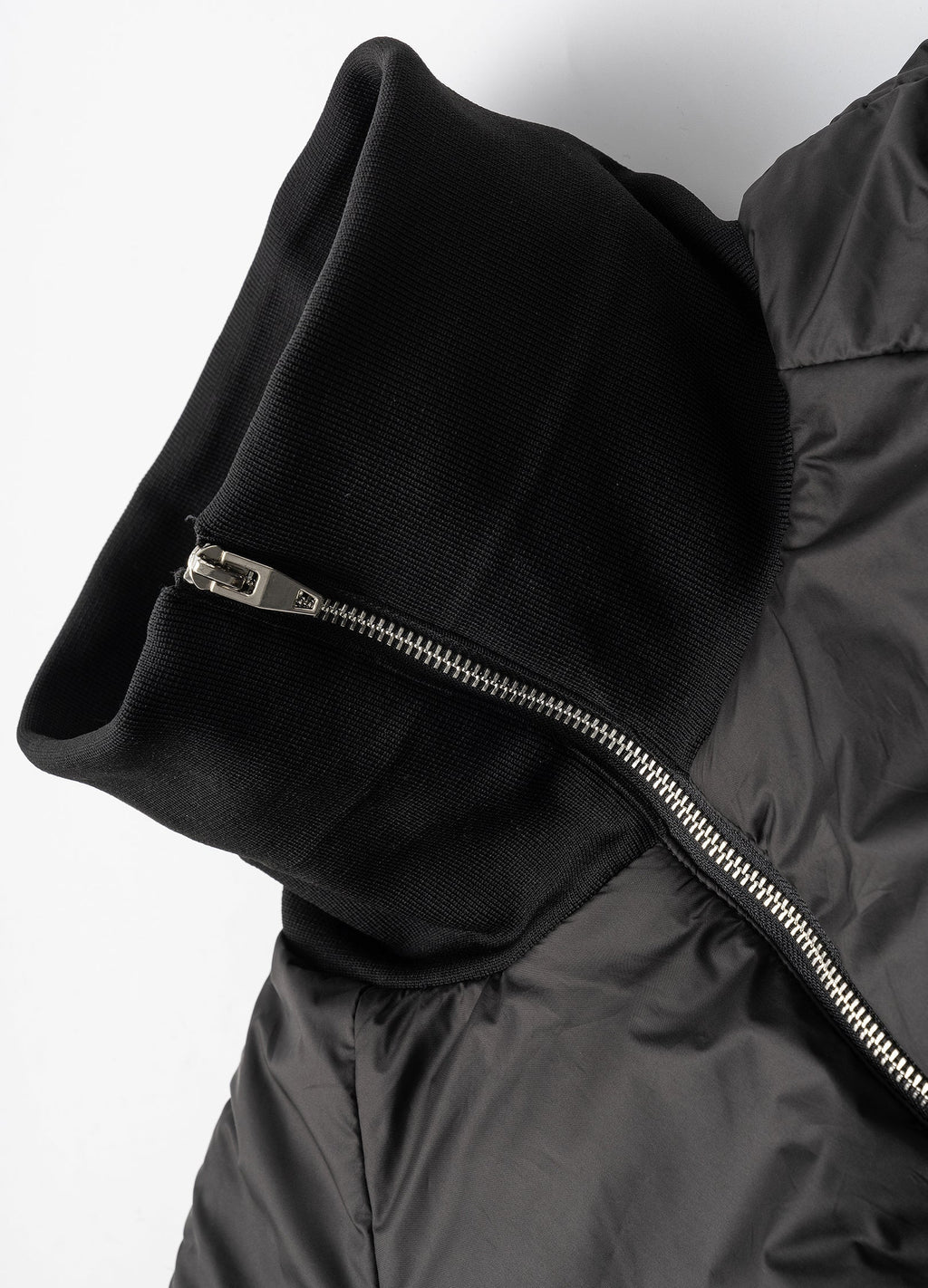 22FW Curved Down Jacket