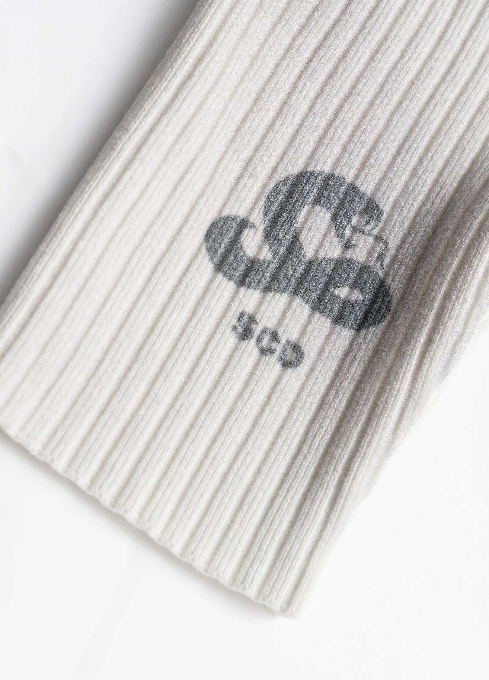 22FW Ashen Embrace Logo Knitted Sweater