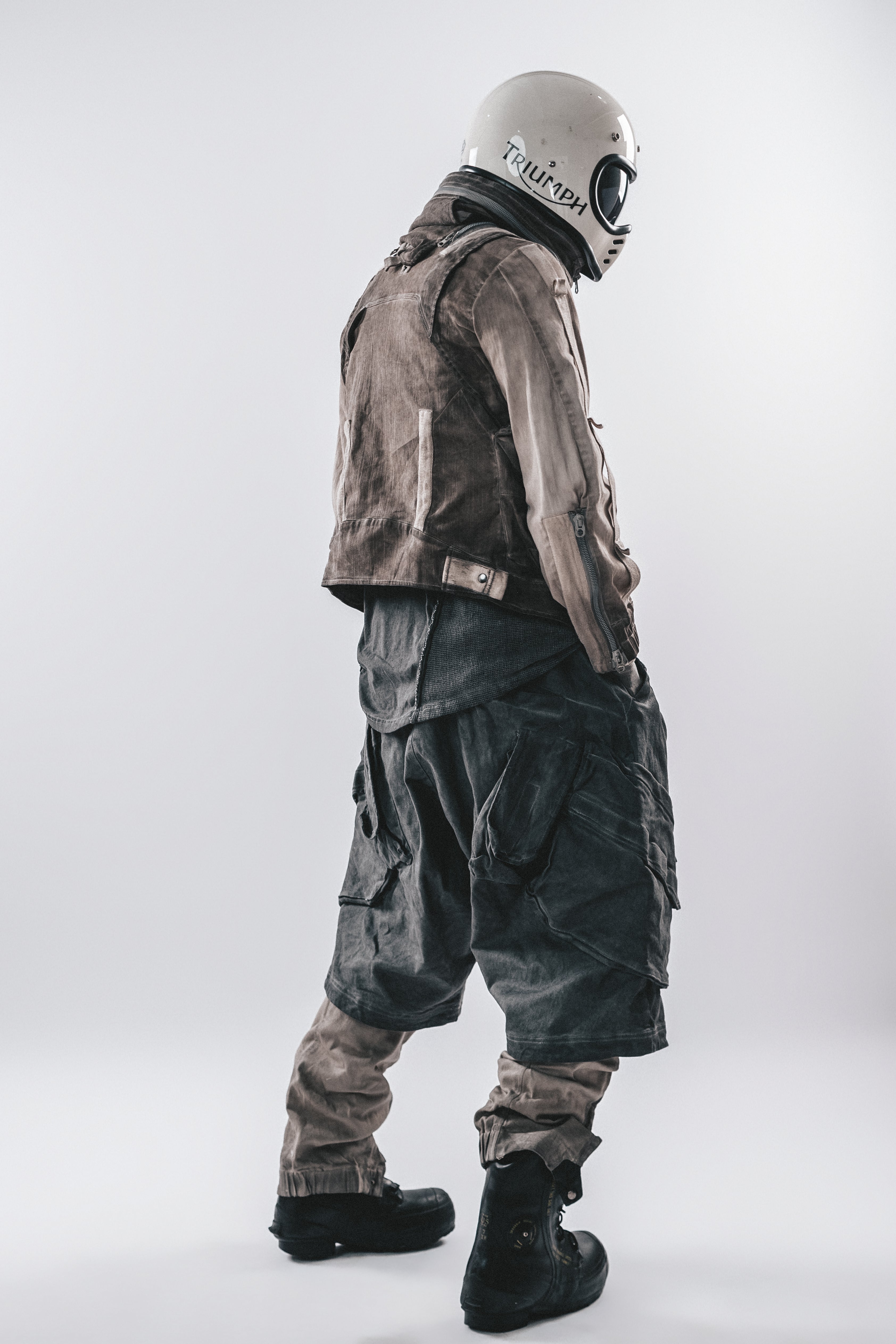 DARKCORE DUSTFORM CROP CARGO SHORTS