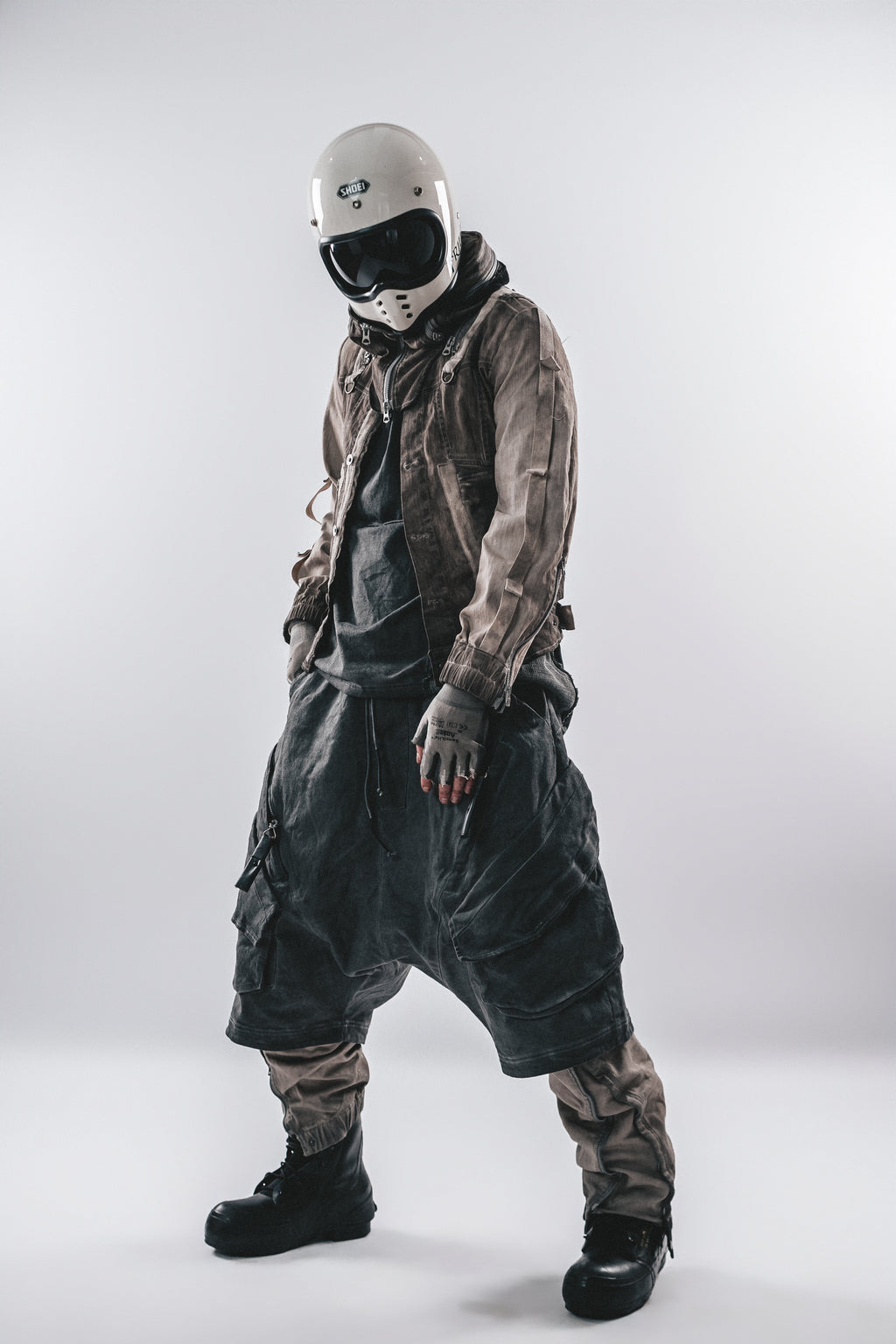 DARKCORE DUSTFORM CROP CARGO SHORTS