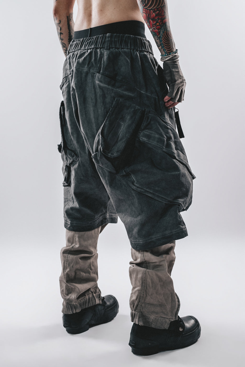 DARKCORE DUSTFORM CROP CARGO SHORTS