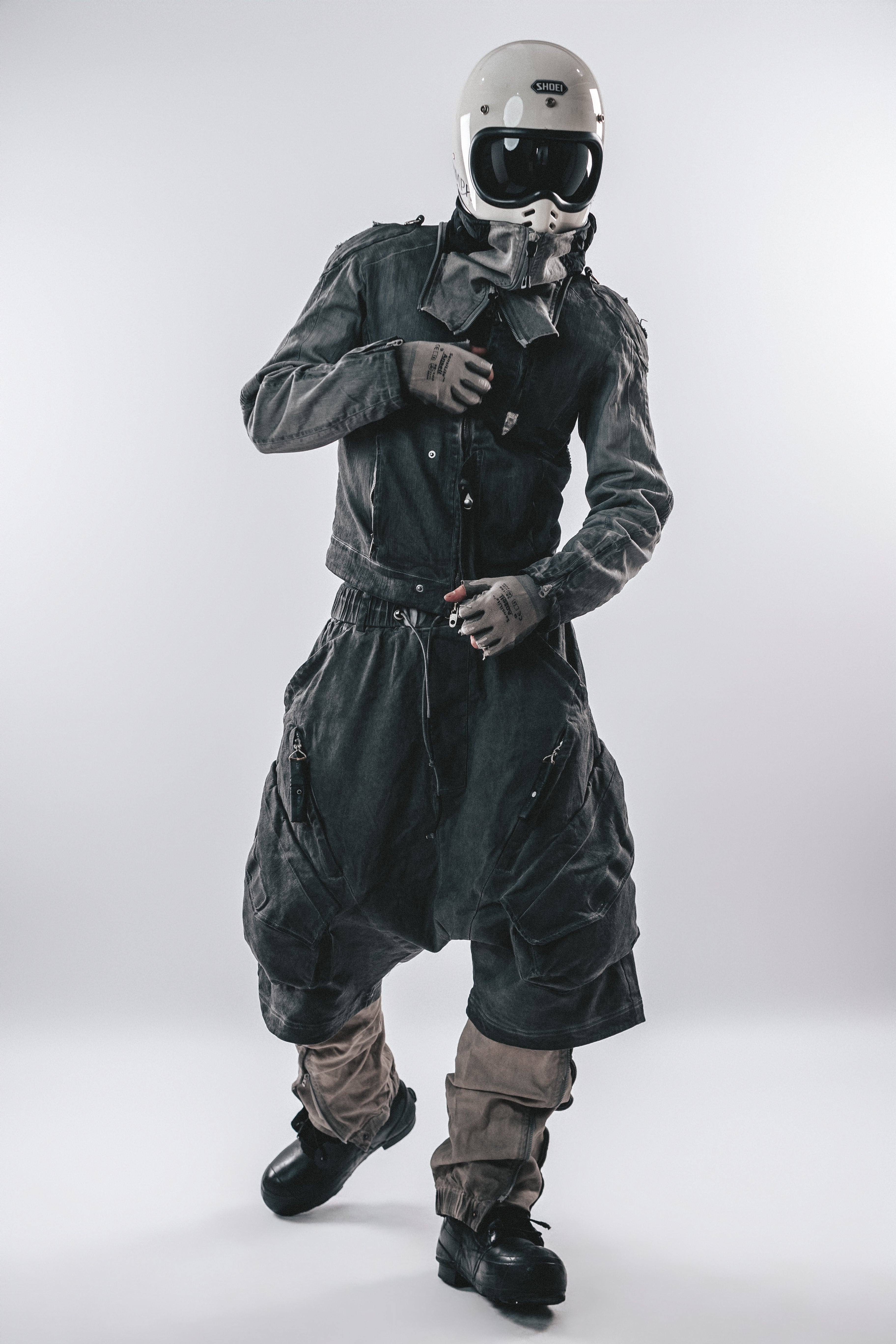 DARKCORE DUSTFORM CROP CARGO SHORTS