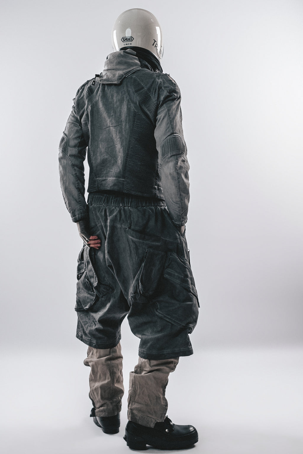 DARKCORE DUSTFORM CROP CARGO SHORTS