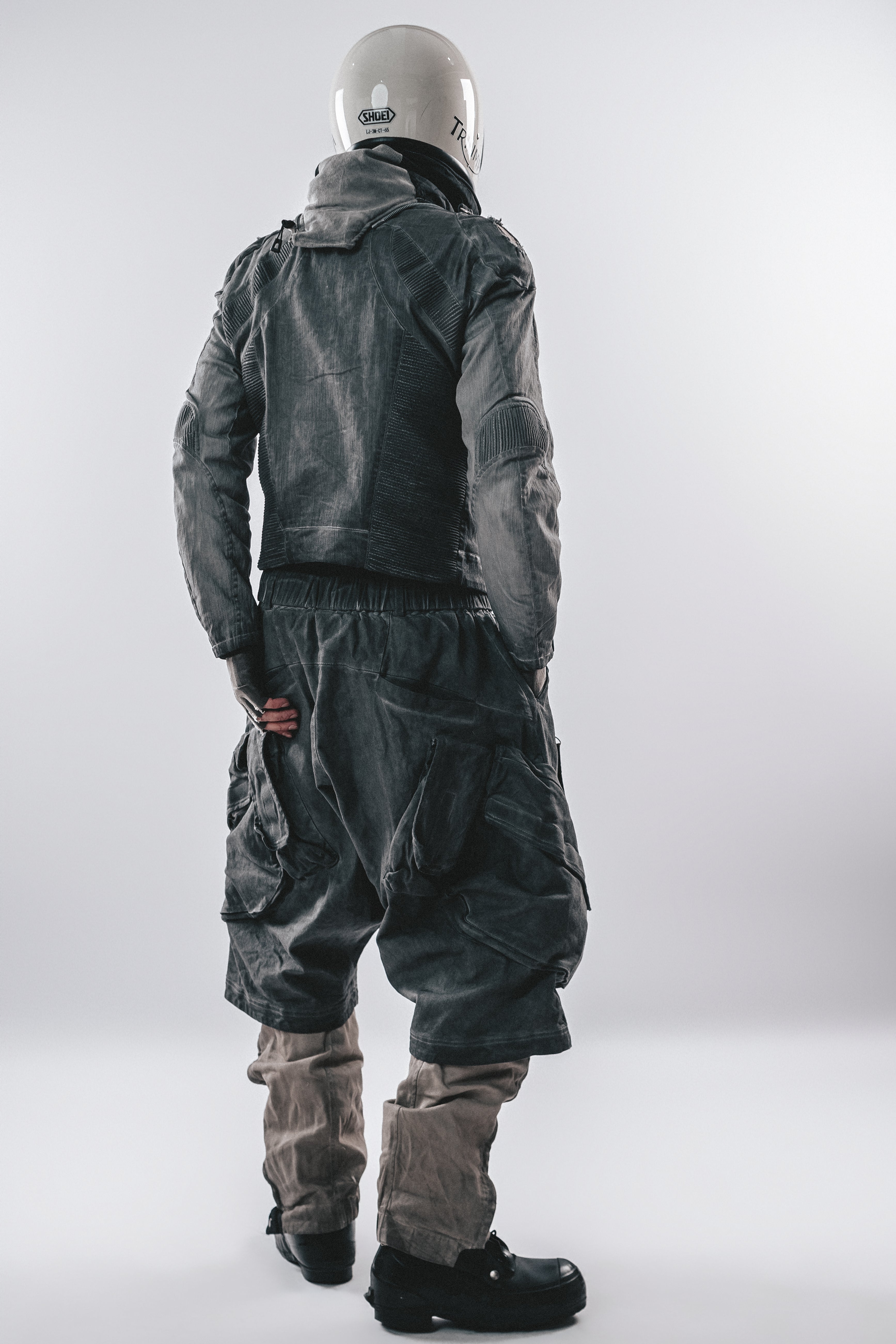 DARKCORE DUSTFORM CROP CARGO SHORTS