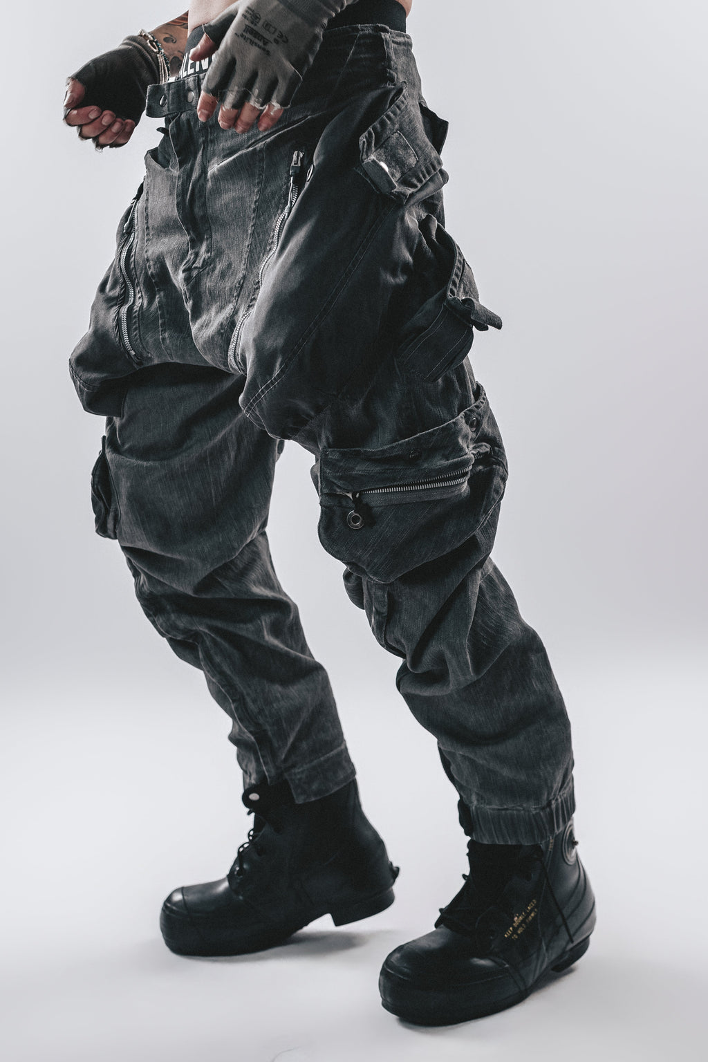 DARKCORE STRAP CARGO PANTS