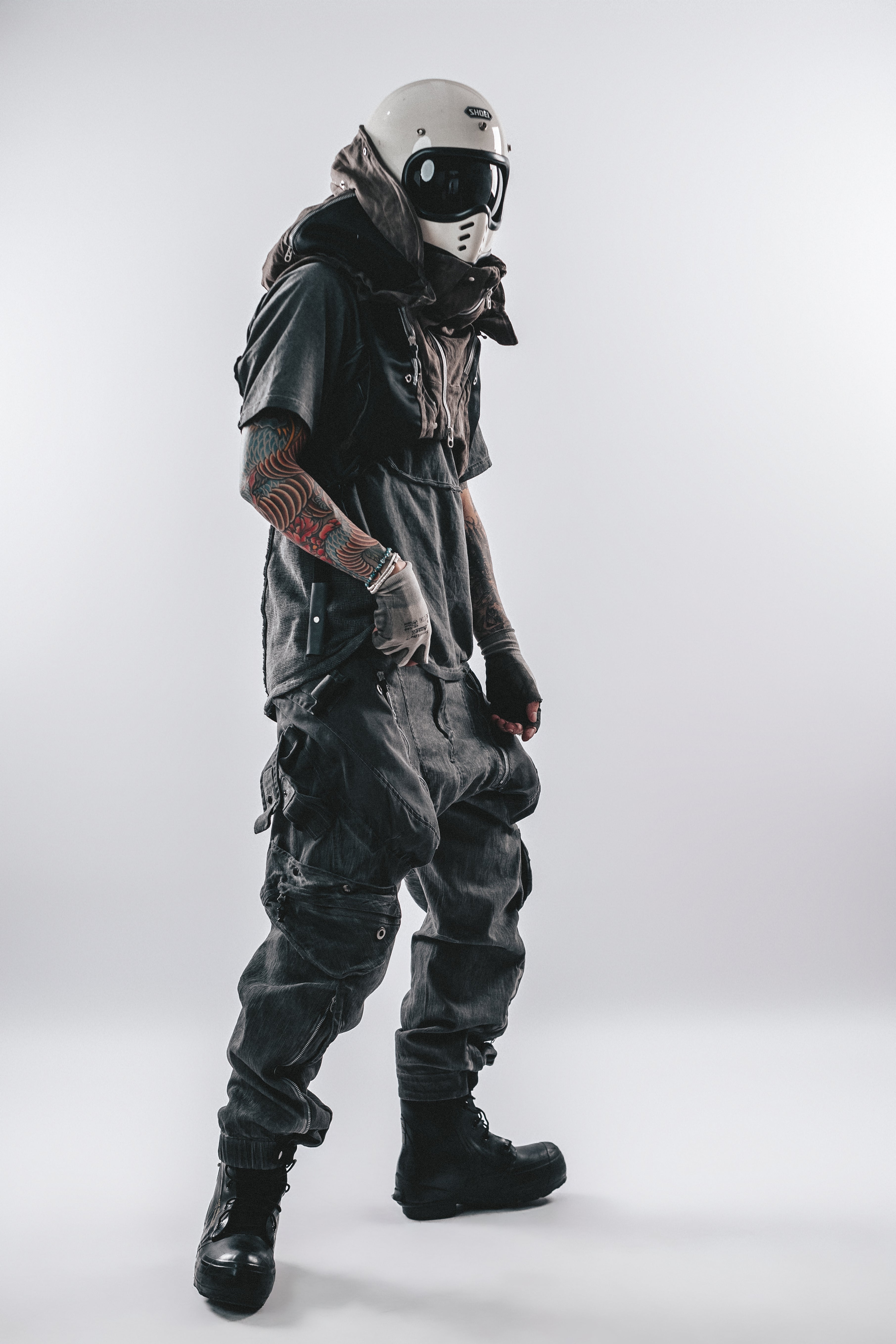 DARKCORE STRAP CARGO PANTS