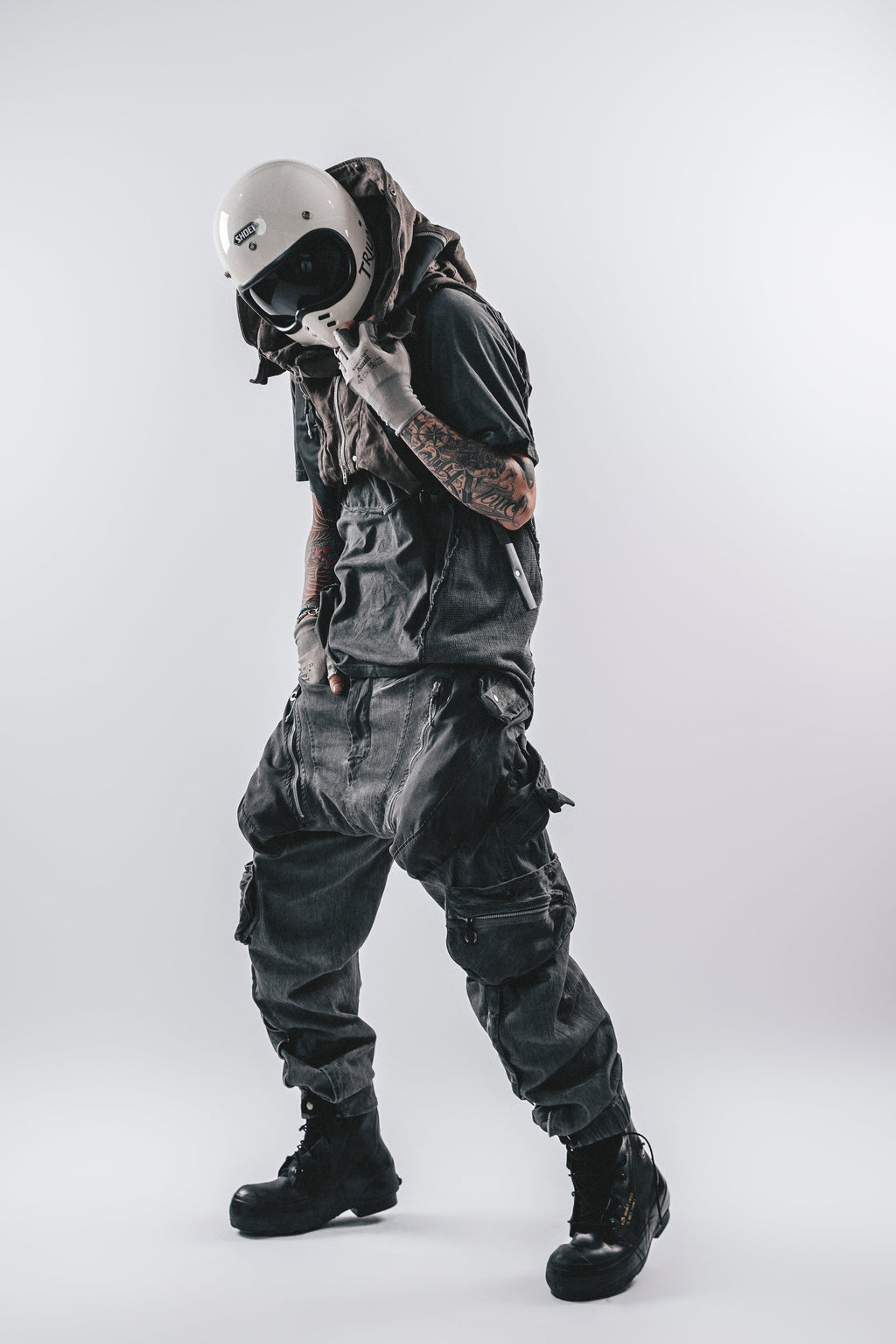 DARKCORE STRAP CARGO PANTS