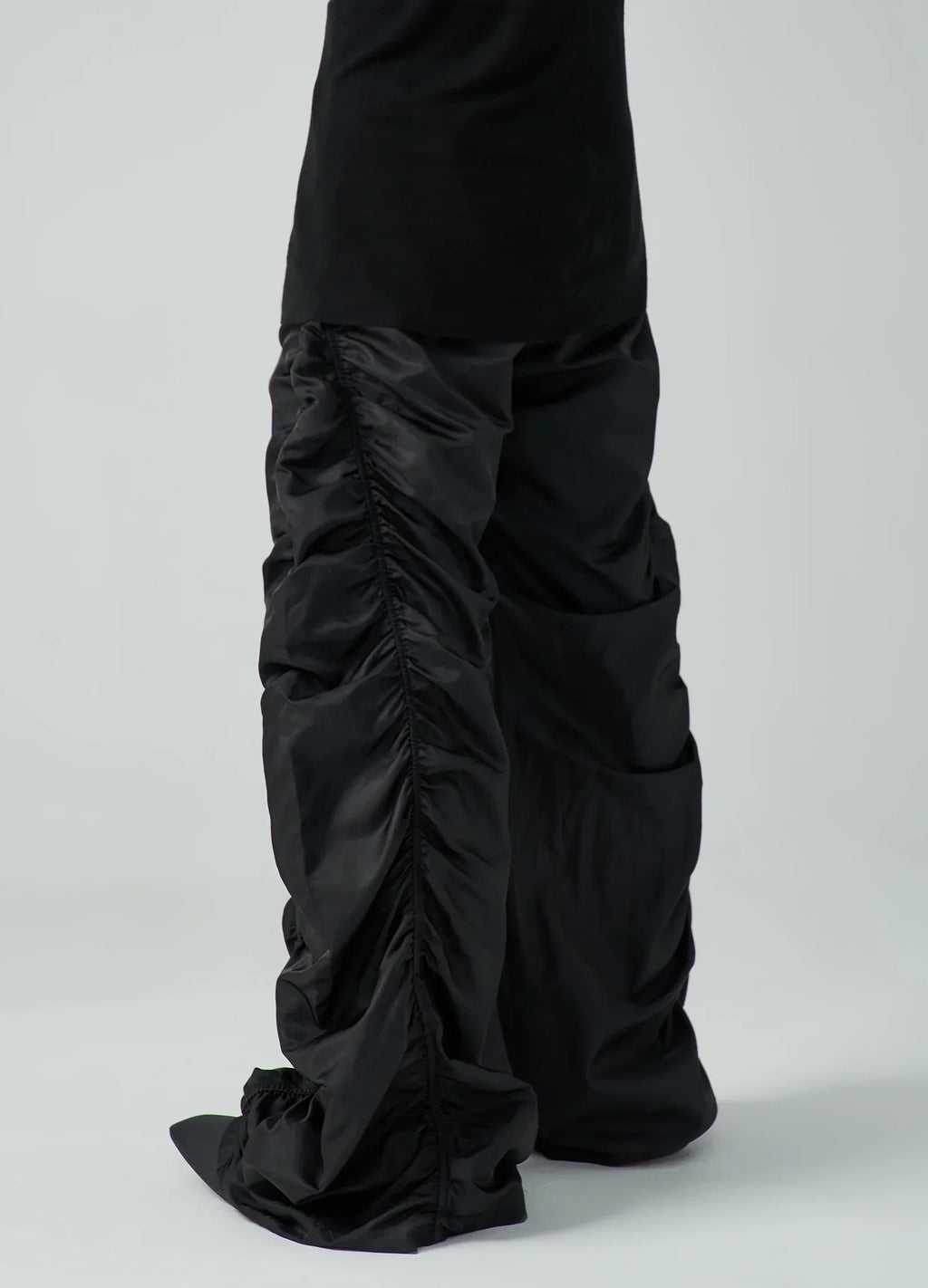 22FW CascadeWave Parachute Pants