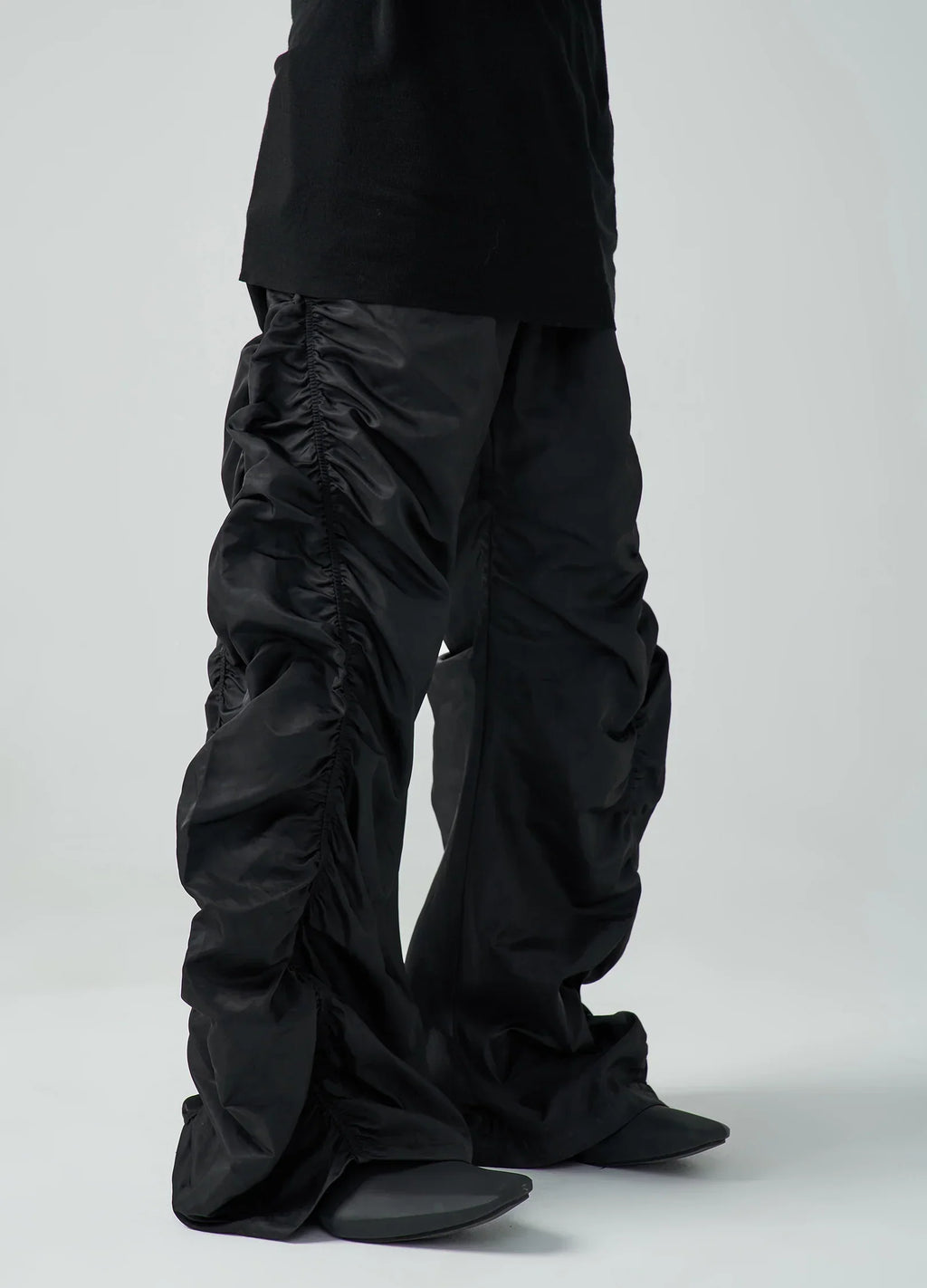 22FW CascadeWave Parachute Pants