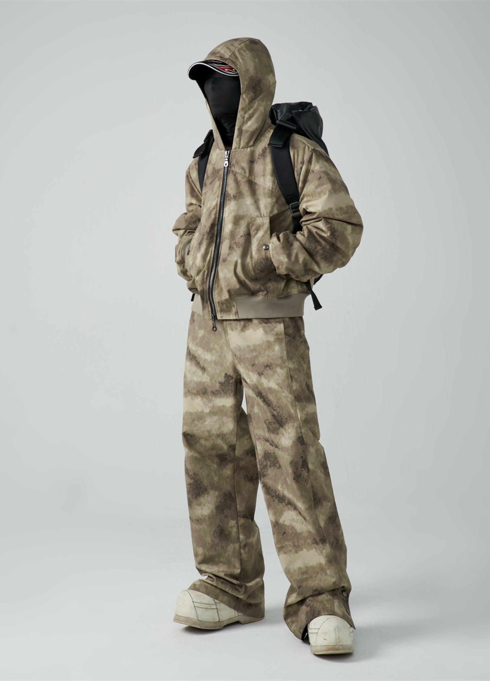 22FW Camo Hooded Zip-Up